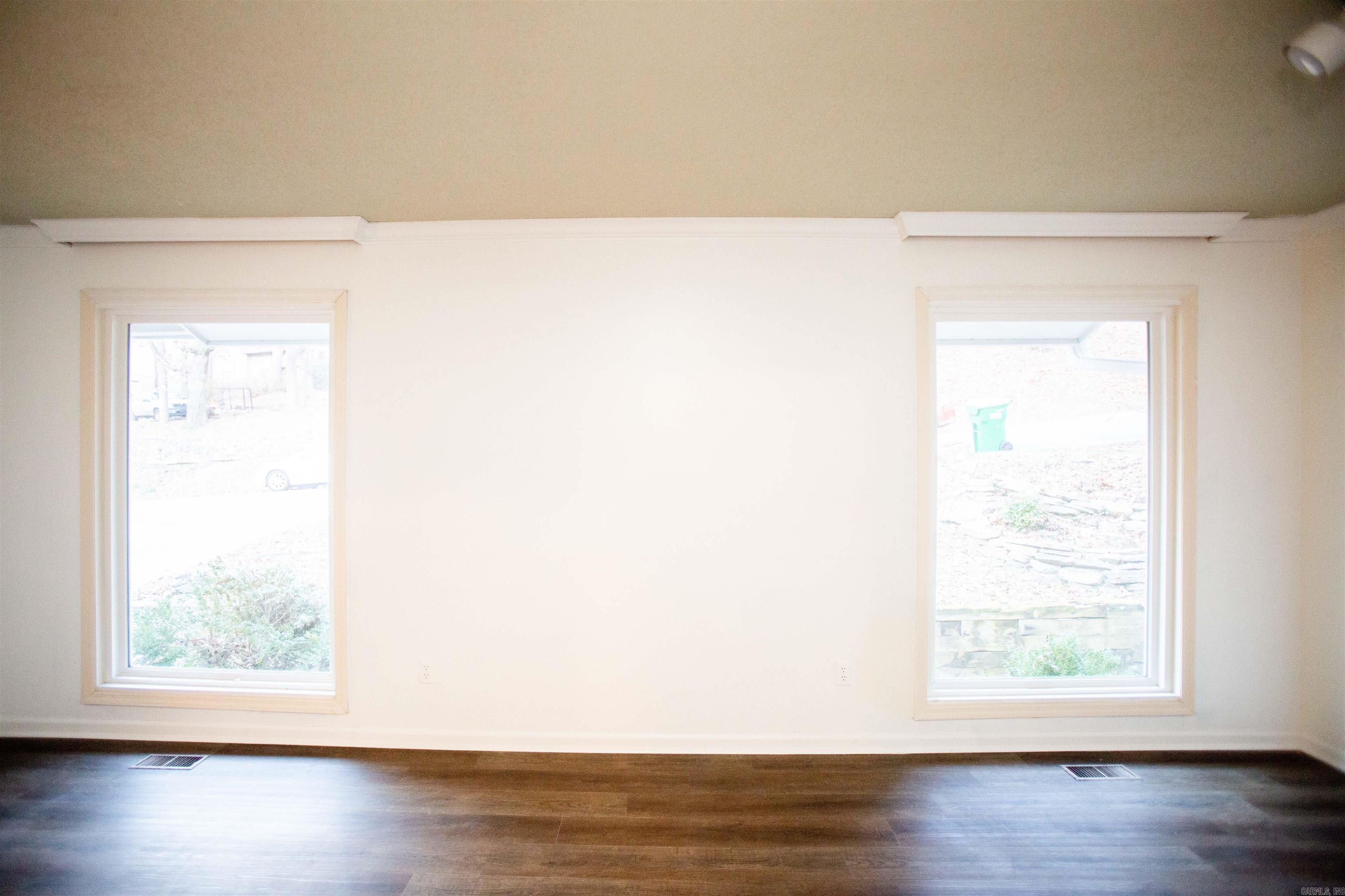 Leawood Manor - Residential Lease