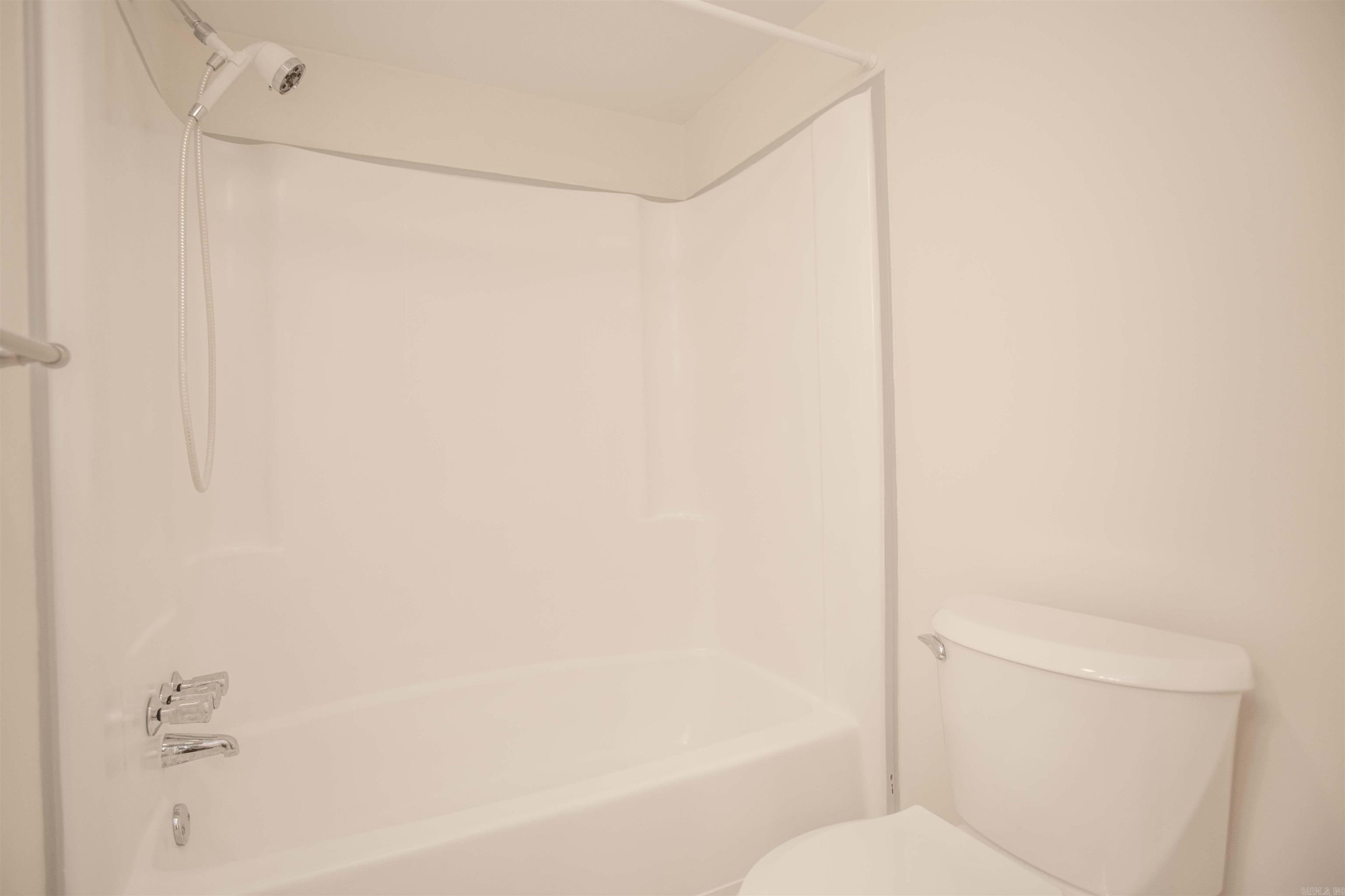 Leawood Manor - Residential Lease