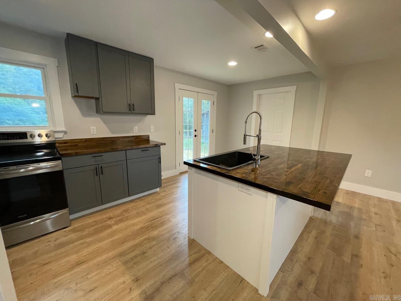 PINE PARK - Residential