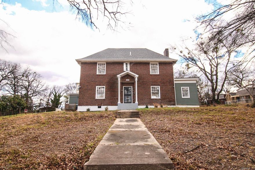 MOTIVATED SELLER – BRING ALL OFFERS! Spacious 4-bedroom, 3-bath home with approximately 2,400 sq ft located in the highly desirable Historic District of Little Rock. This property offers a flexible floor plan ideal for large families, multi-generational living, or income-producing opportunities.  Seller is actively entertaining all offers and is ready to make a deal. Full-price offers may receive additional seller concessions at closing.  Prime location near major medical centers including UAMS, Baptist Health, and CHI St. Vincent, making this home perfect for short-term rentals, travel nurse housing, or extended-stay guests. Minutes from downtown, dining, and entertainment with convenient access to major roadways.  Opportunities like this do not last—schedule your showing today and submit your offer before it’s gone. Contact the listing agent for details.