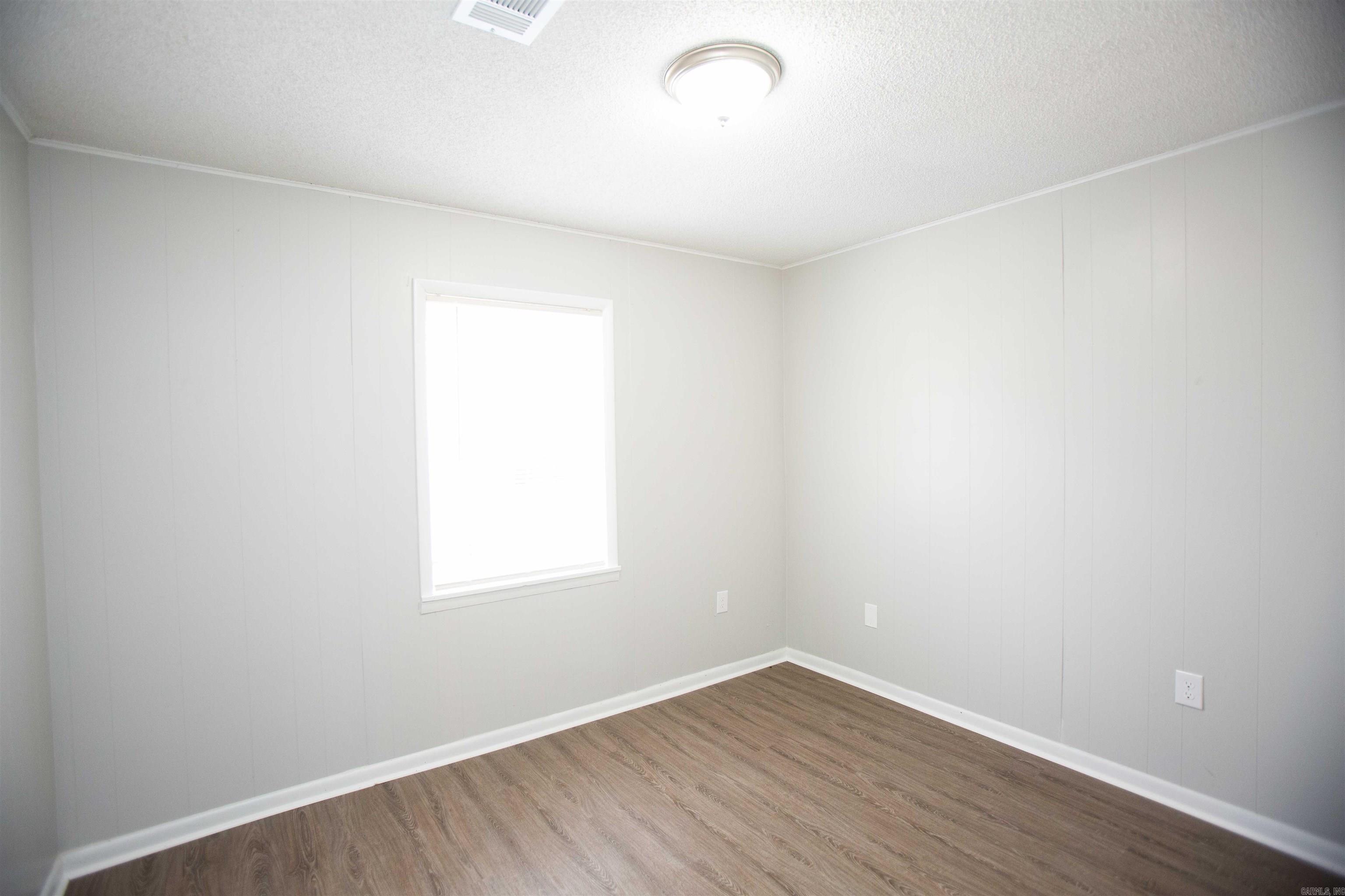 Barrow John 6L - Residential Lease