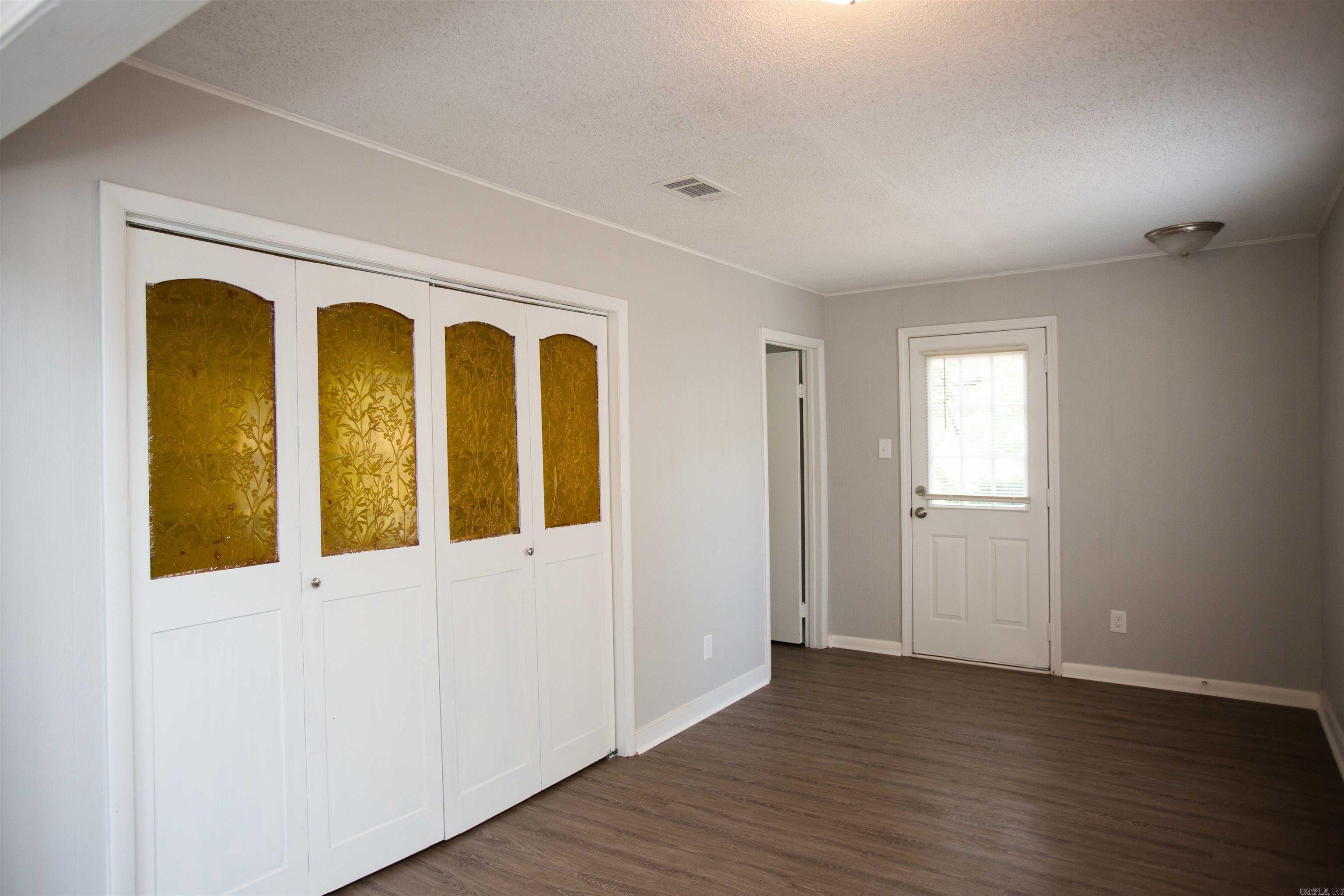 Barrow John 6L - Residential Lease