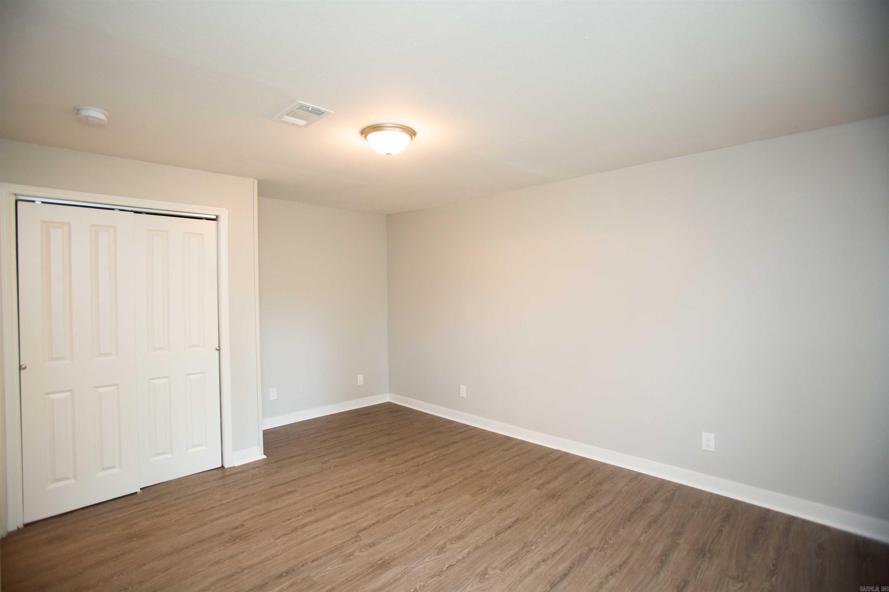 Barrow John 6L - Residential Lease