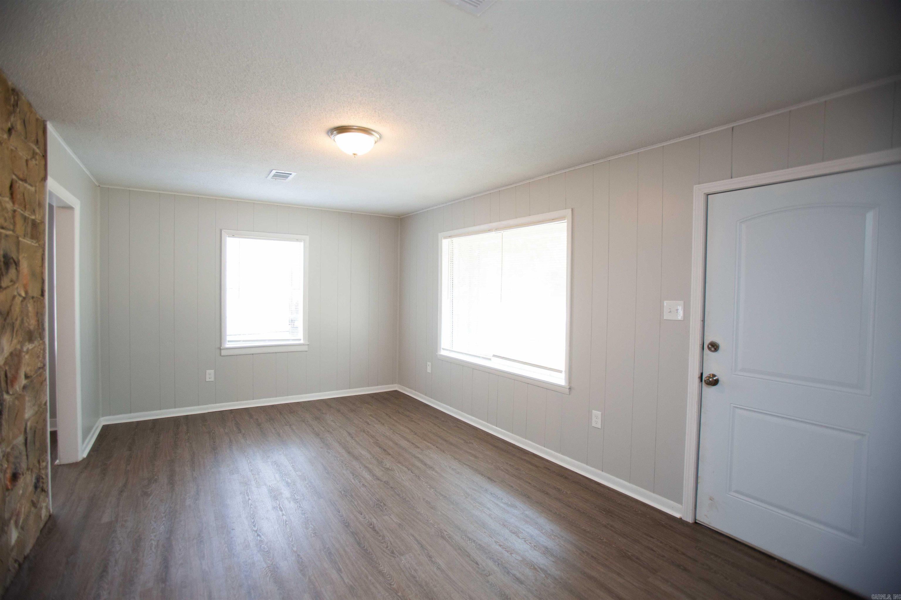 Barrow John 6L - Residential Lease