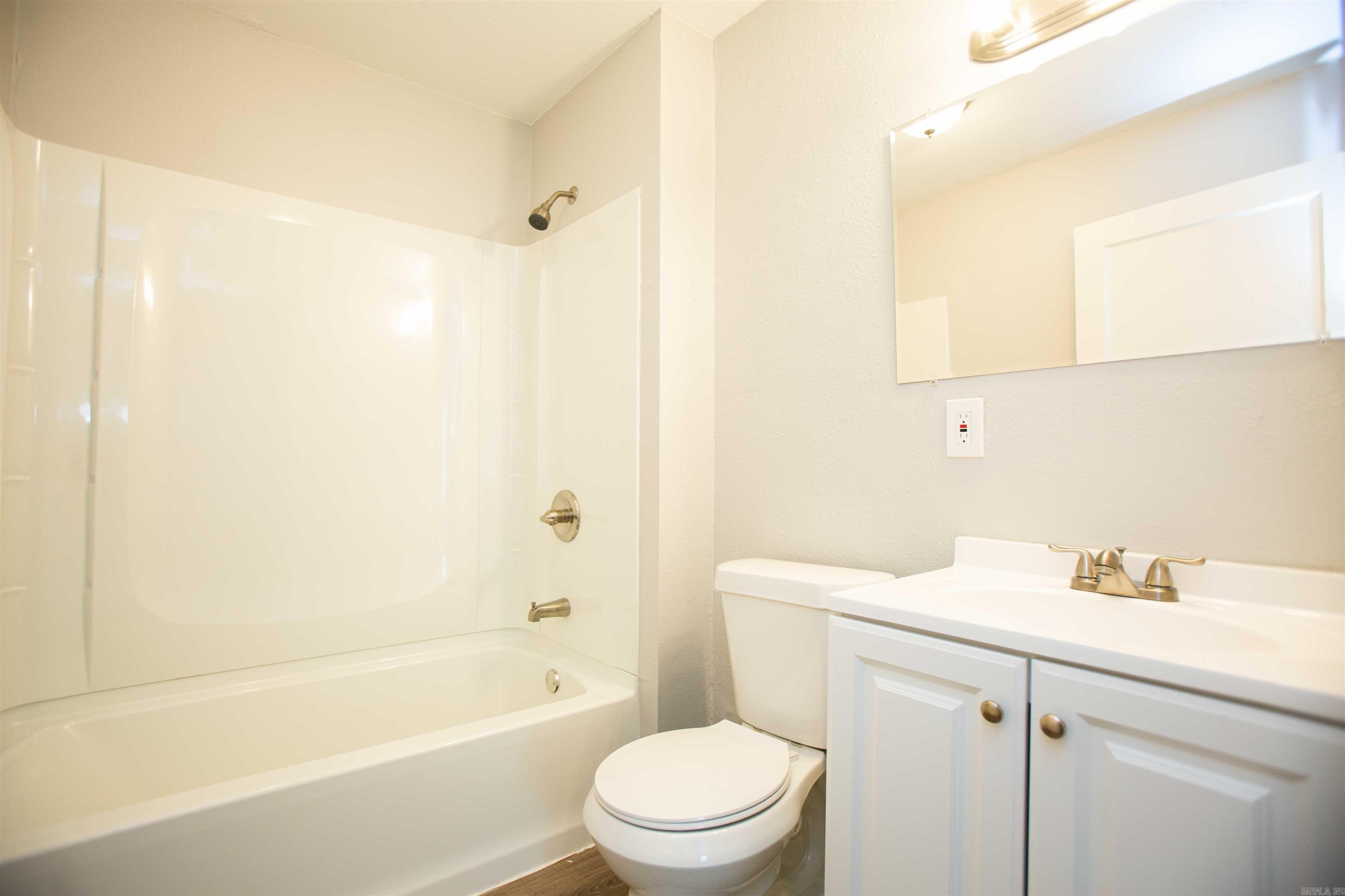 Barrow John 6L - Residential Lease