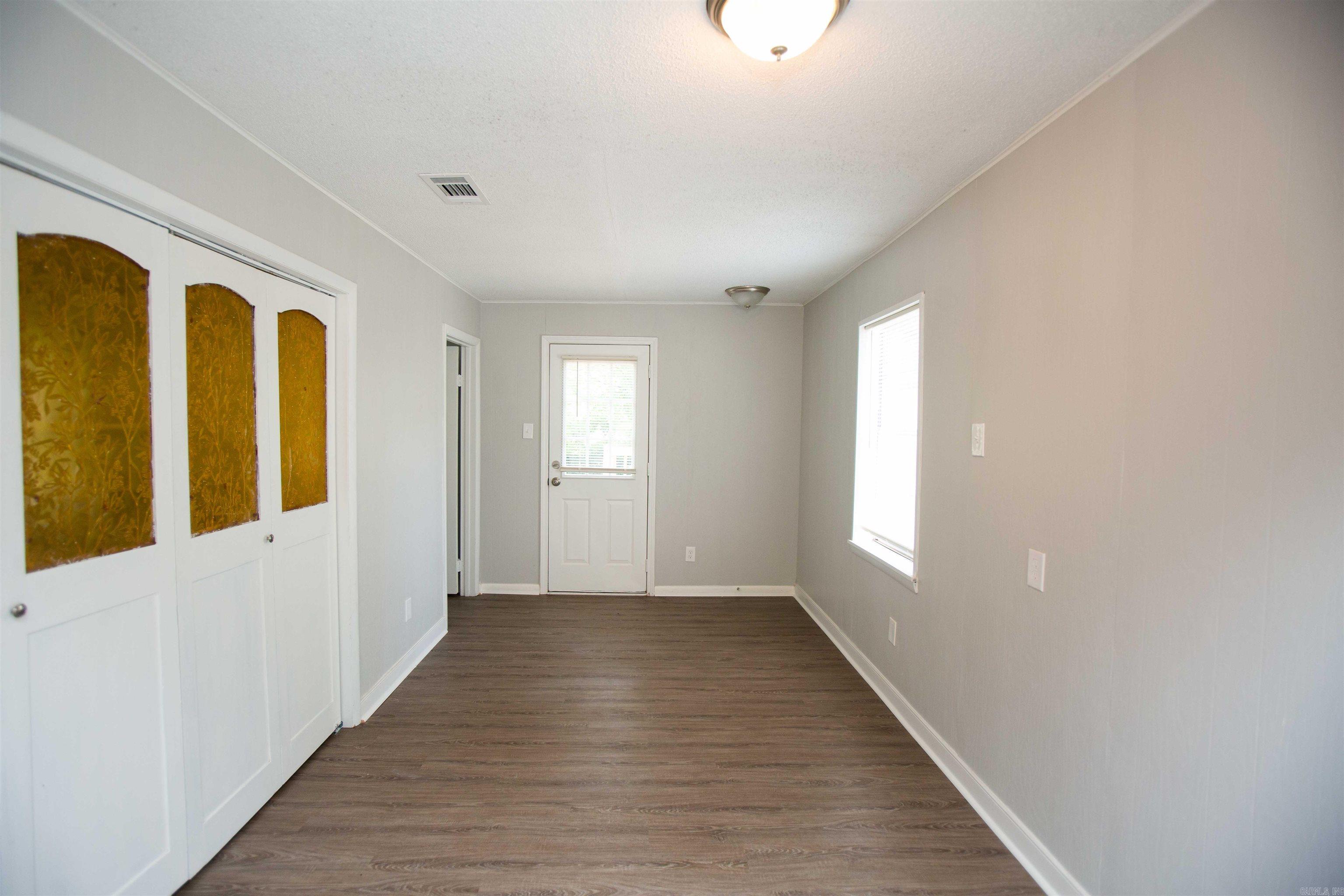 Barrow John 6L - Residential Lease