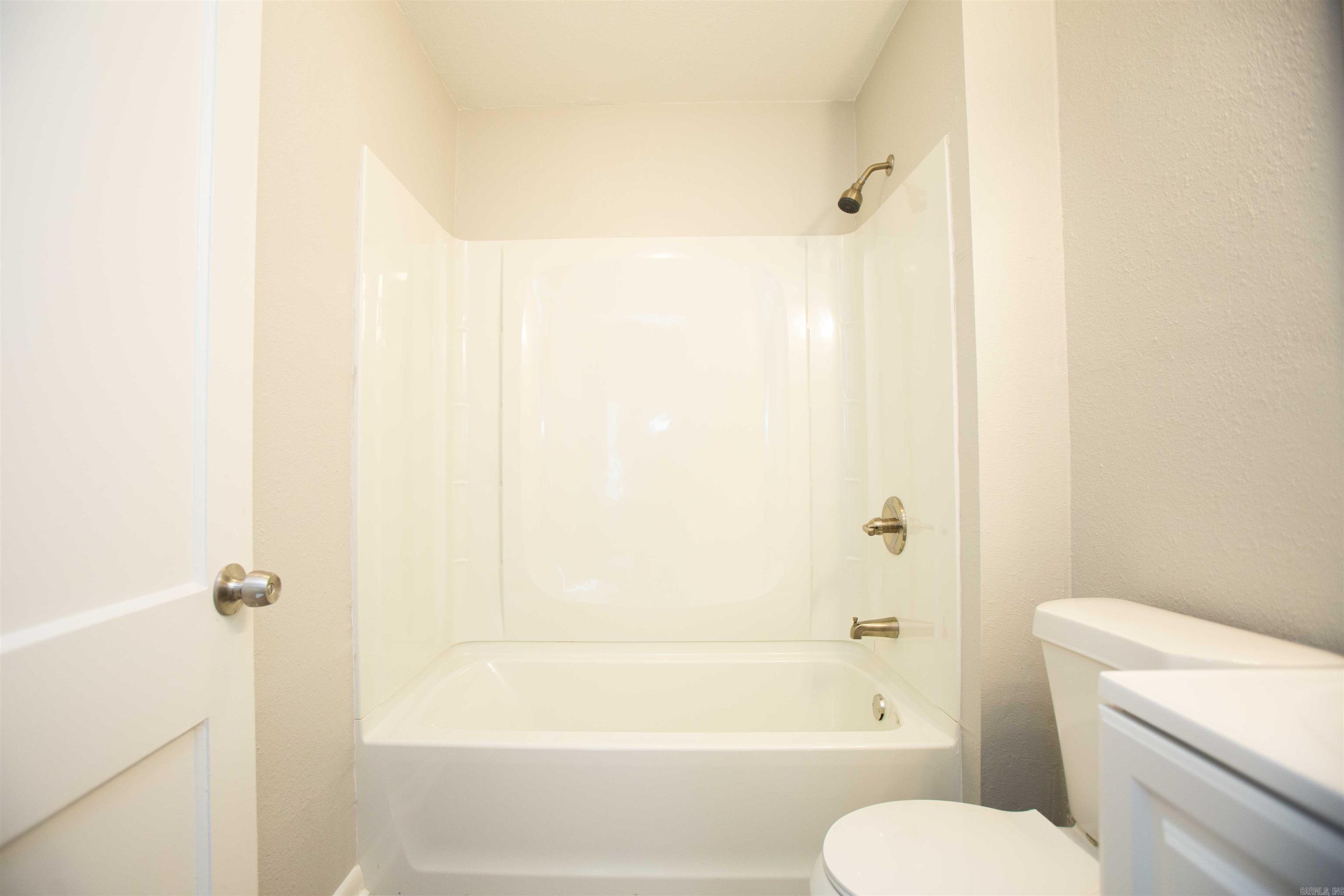 Barrow John 6L - Residential Lease