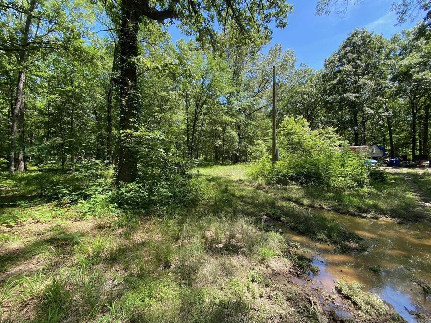 Gated property fully fenced.  Mobiles allowed.