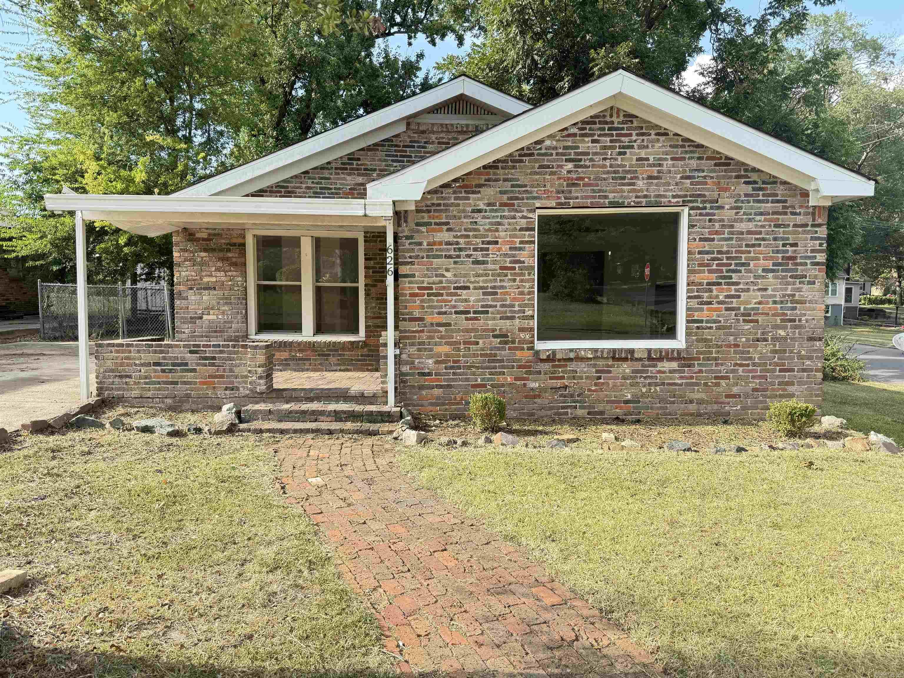 Charming 2 bedroom 1 bath home featuring a large picture window in living area and perfect backyard for relaxing or entertaining after a long work day. Just minutes away from downtown and a short stroll to Hugh Goodwin Elementary. Call today to schedule your private showing. *New roof at closing. *Property is being sold "as is".