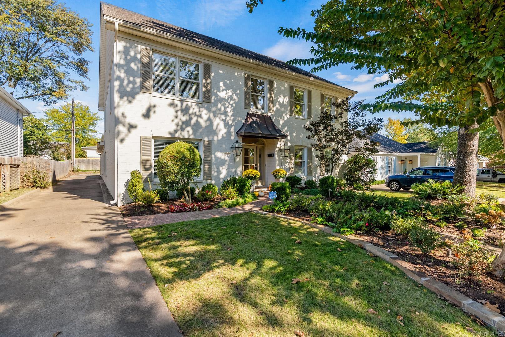 This new Heights listing has many wonderful features. Youāll find the primary bedroom on the main floor accompanied by a large primary bath and two walk-in closets, large shower and tub with natural light flowing in from skylights above. The chefās kitchen has been totally renovated with top-of-the-line appliances with extended warranties and a beautiful breakfast table space which all opens to the great room. The home also features an expansive banquet style dining room perfect for entertaining large groups. There is a gorgeous half bath and a small cozy den on the main level. The outdoor living area has a tall, vaulted ceiling with sky lights and a beautiful wood burning fireplace. Upstairs youāll find three generous size bedrooms with good closets, large bath with two vanities and a wet room. Also an office as well as tons of storage. The home also has a two- car garage with expansive storage. In 2020 a new roof and gutters were put on as well as two new HVACs, and two hot water heaters. Beautiful hardwoods and full of natural light, this home is a must see!