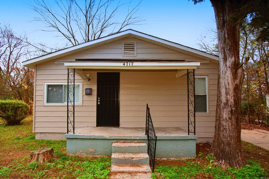 2 bedroom, 1 bathroom home conveniently located close to UALR. The lease for this property is for 2 years with a 3% increase after the first year and income has to be 3x the amount of rent.