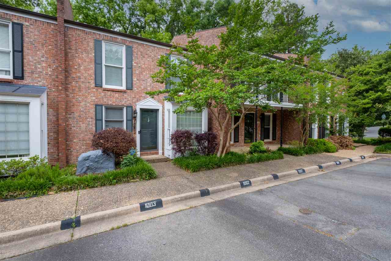 ANDOVER SQUARE - Residential