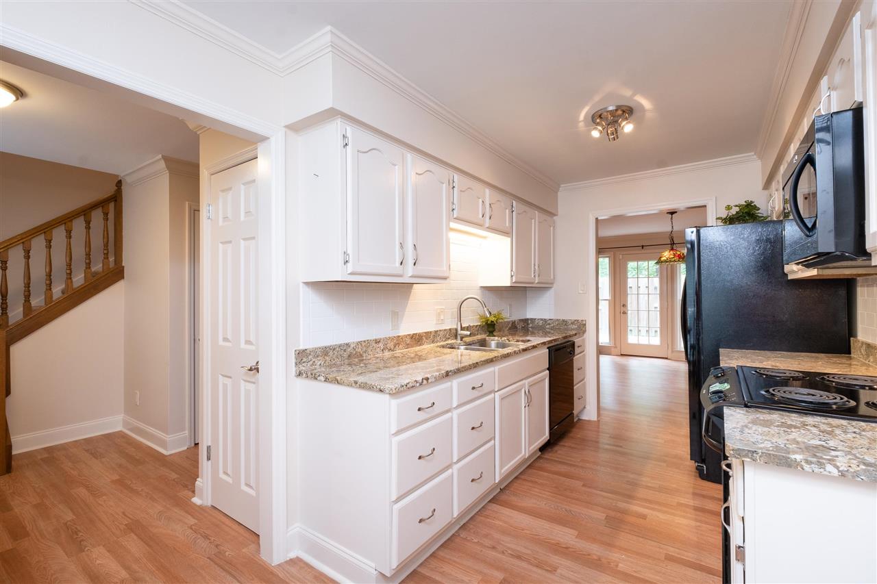 ANDOVER SQUARE - Residential