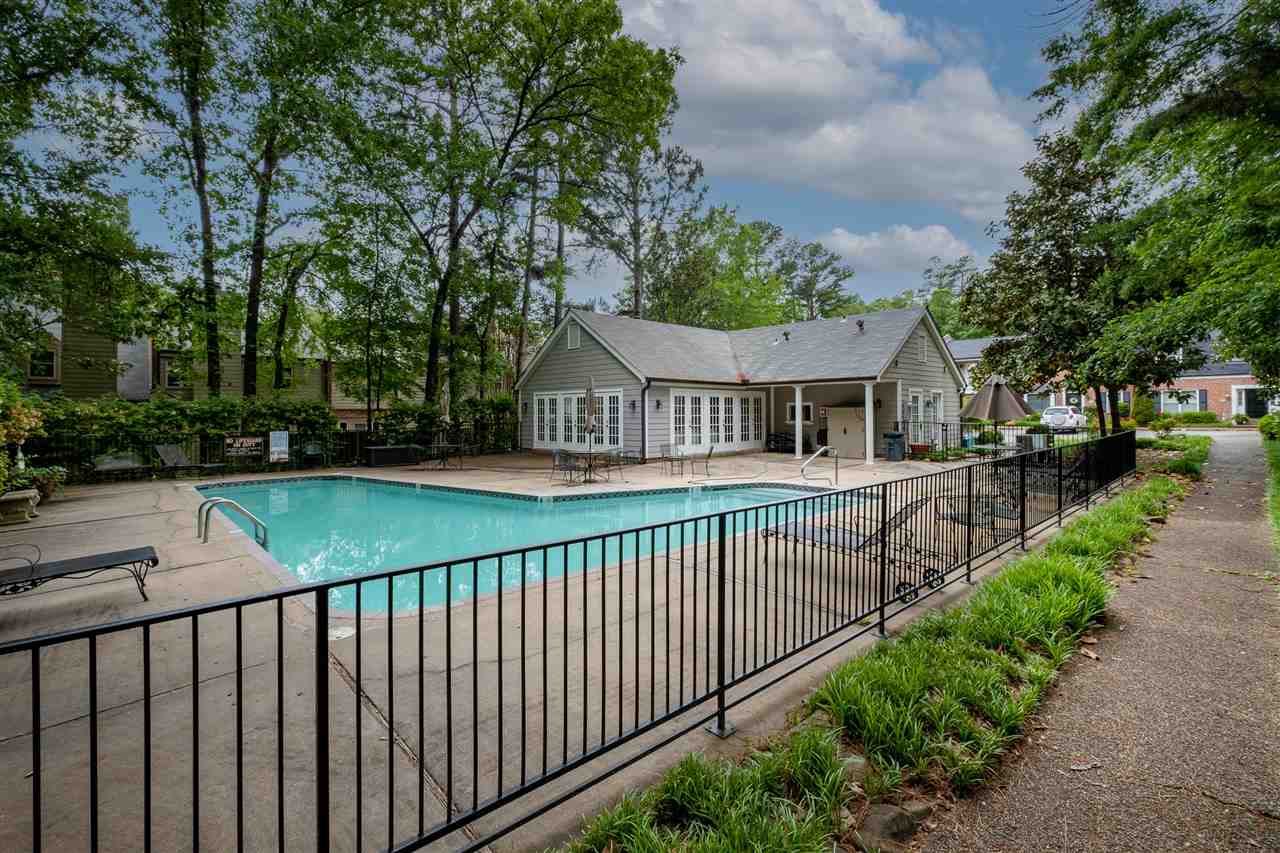 ANDOVER SQUARE - Residential