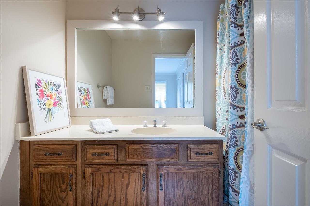 ANDOVER SQUARE - Residential