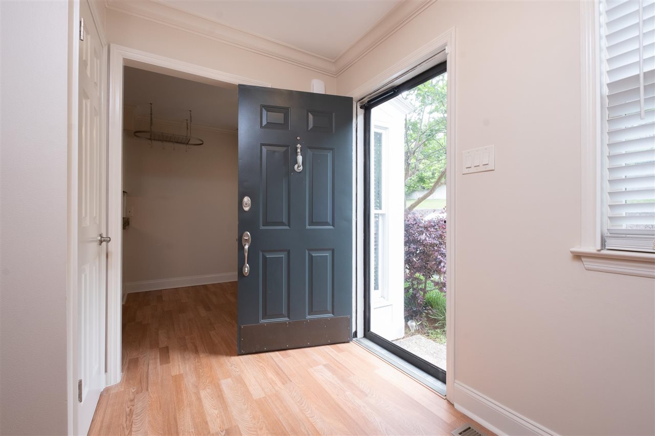 ANDOVER SQUARE - Residential