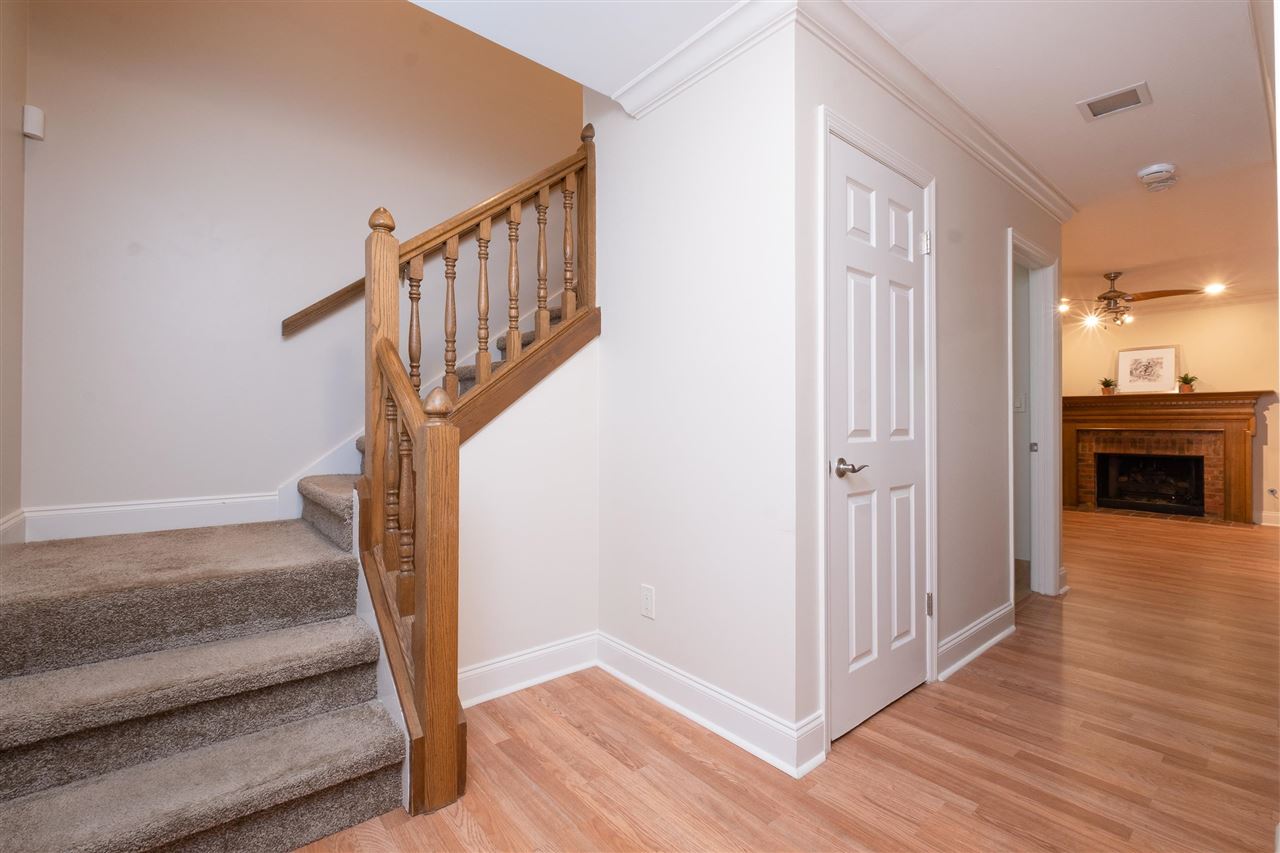 ANDOVER SQUARE - Residential