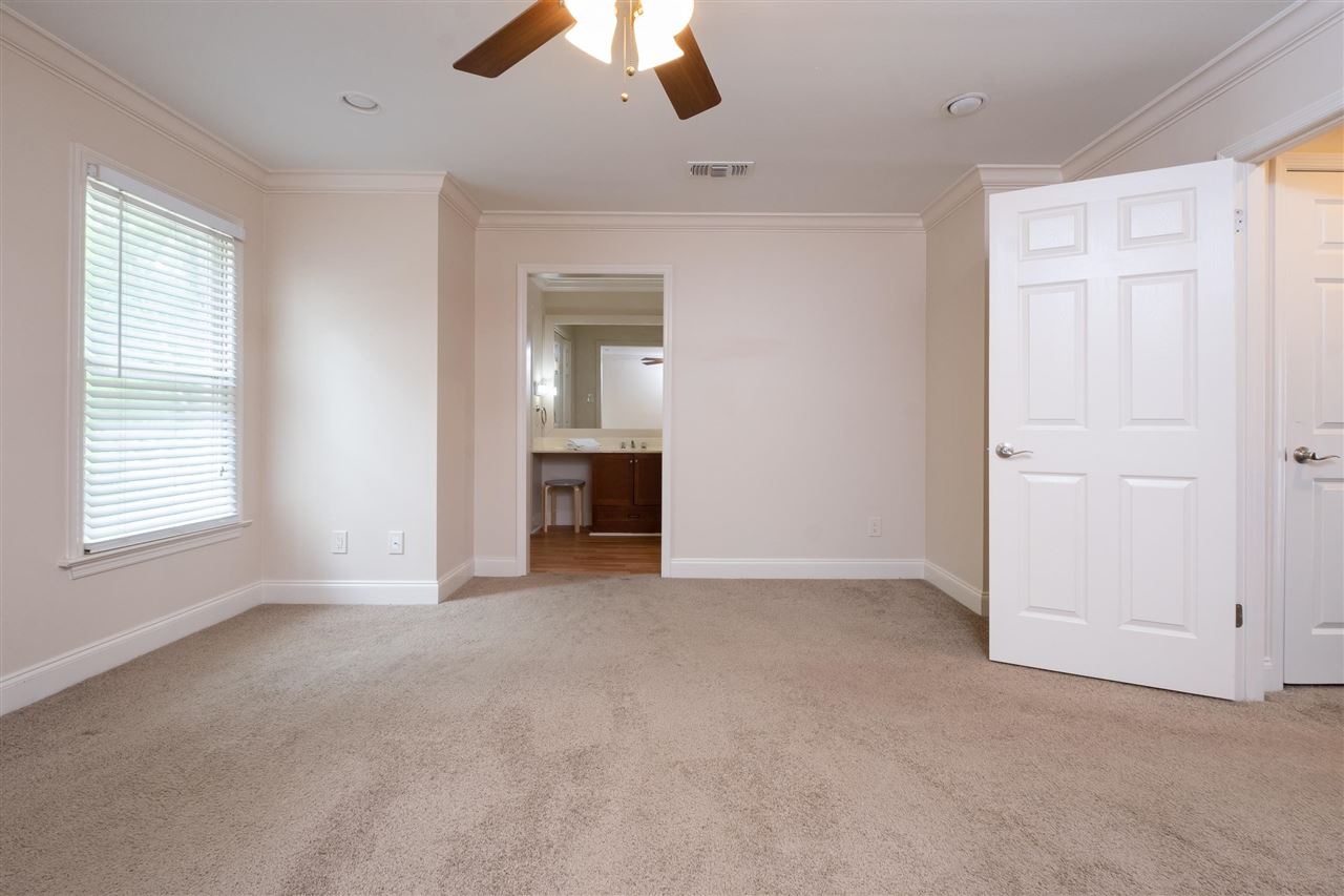 ANDOVER SQUARE - Residential