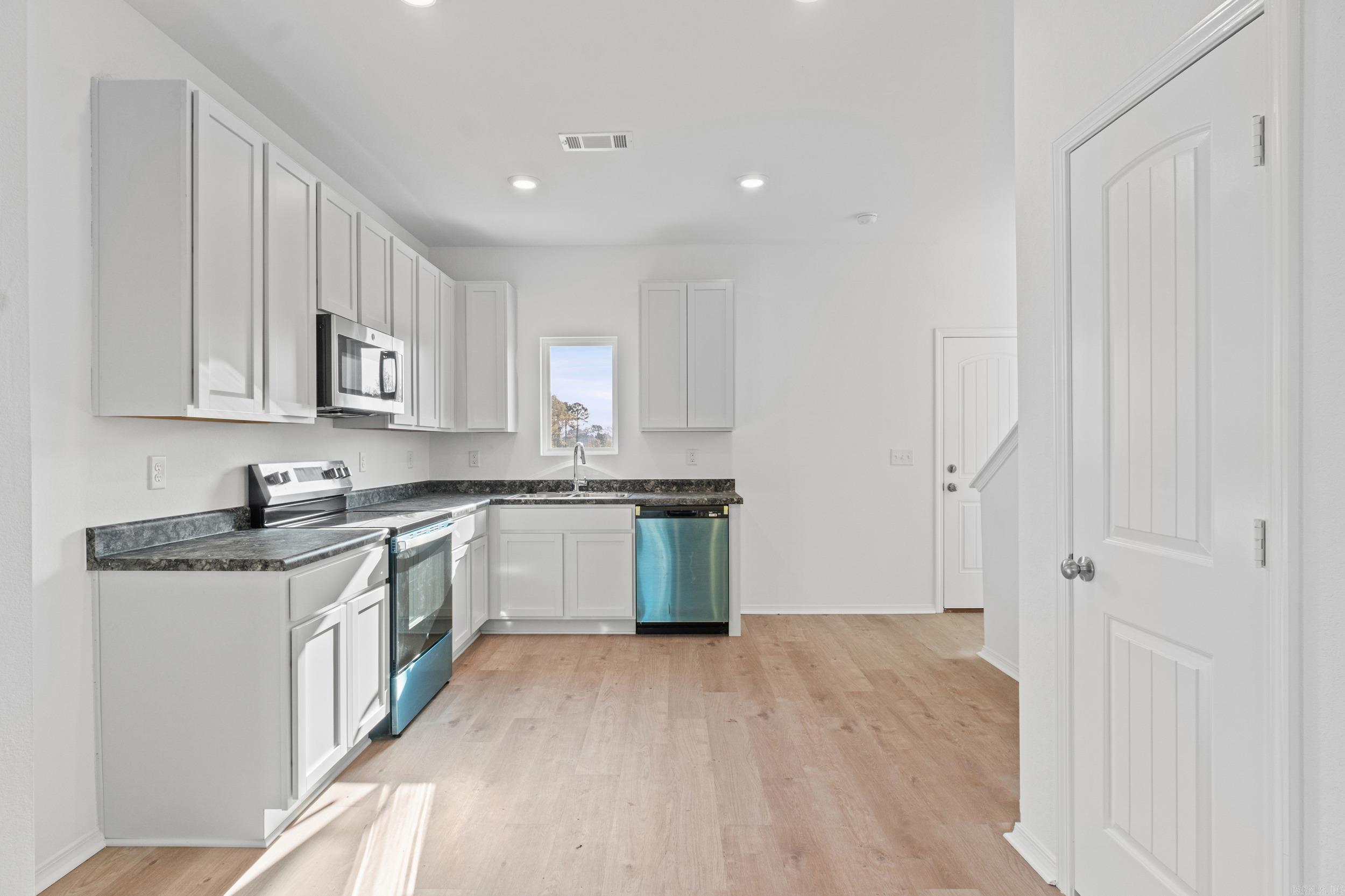 MIDLAND ESTATES PHASE 1 - Residential