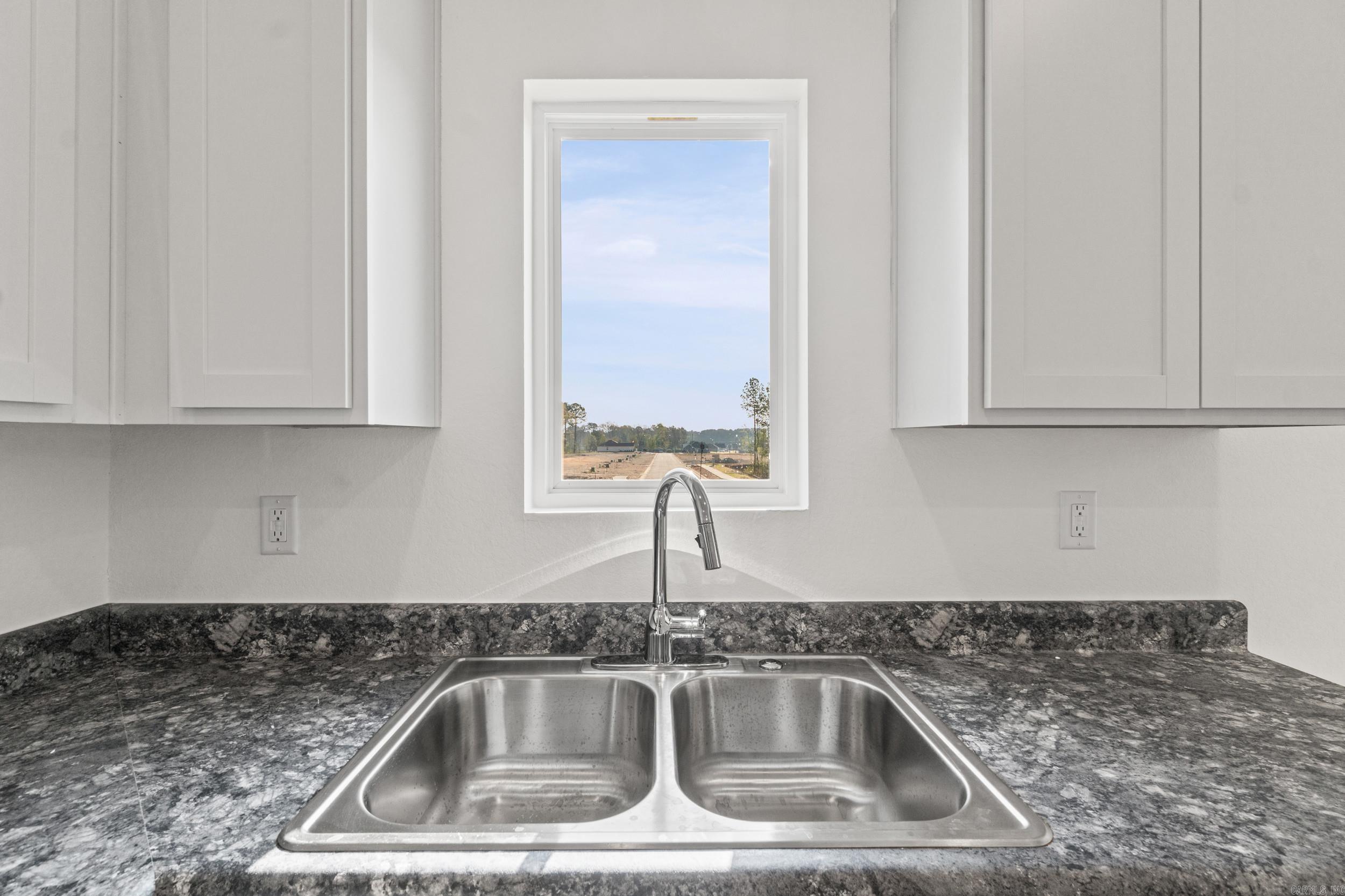 MIDLAND ESTATES PHASE 1 - Residential