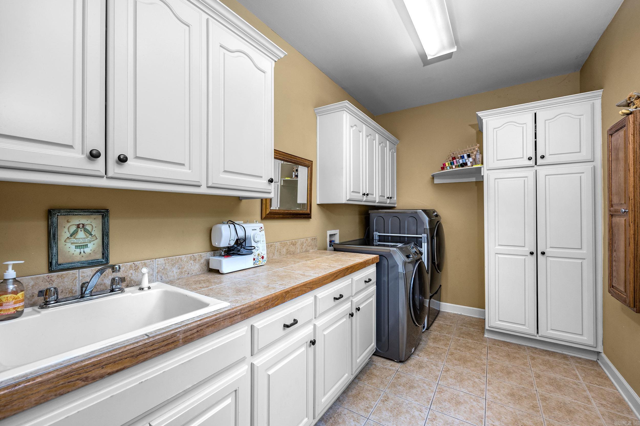 WOODLANDS EDGE - Residential