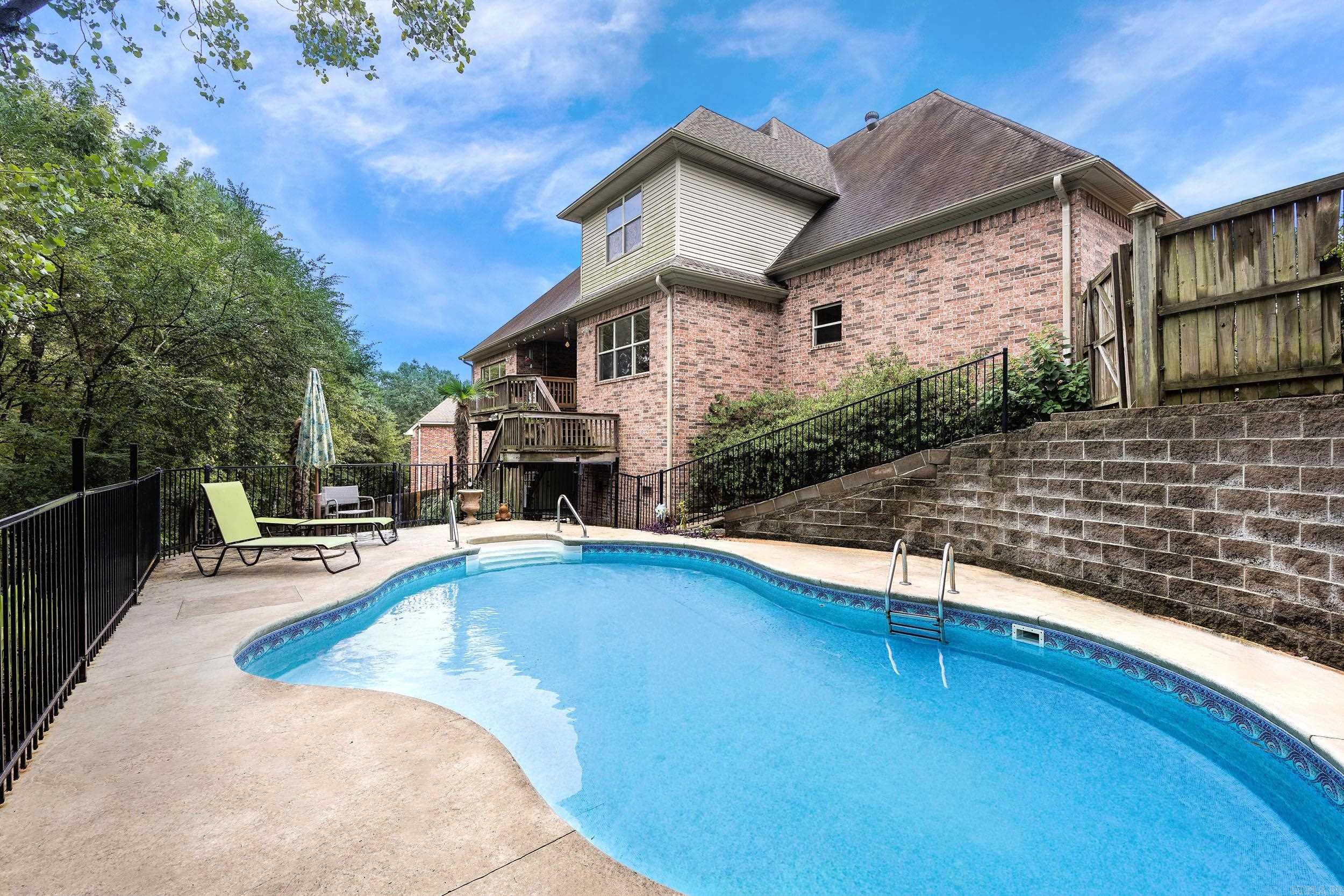 WOODLANDS EDGE - Residential