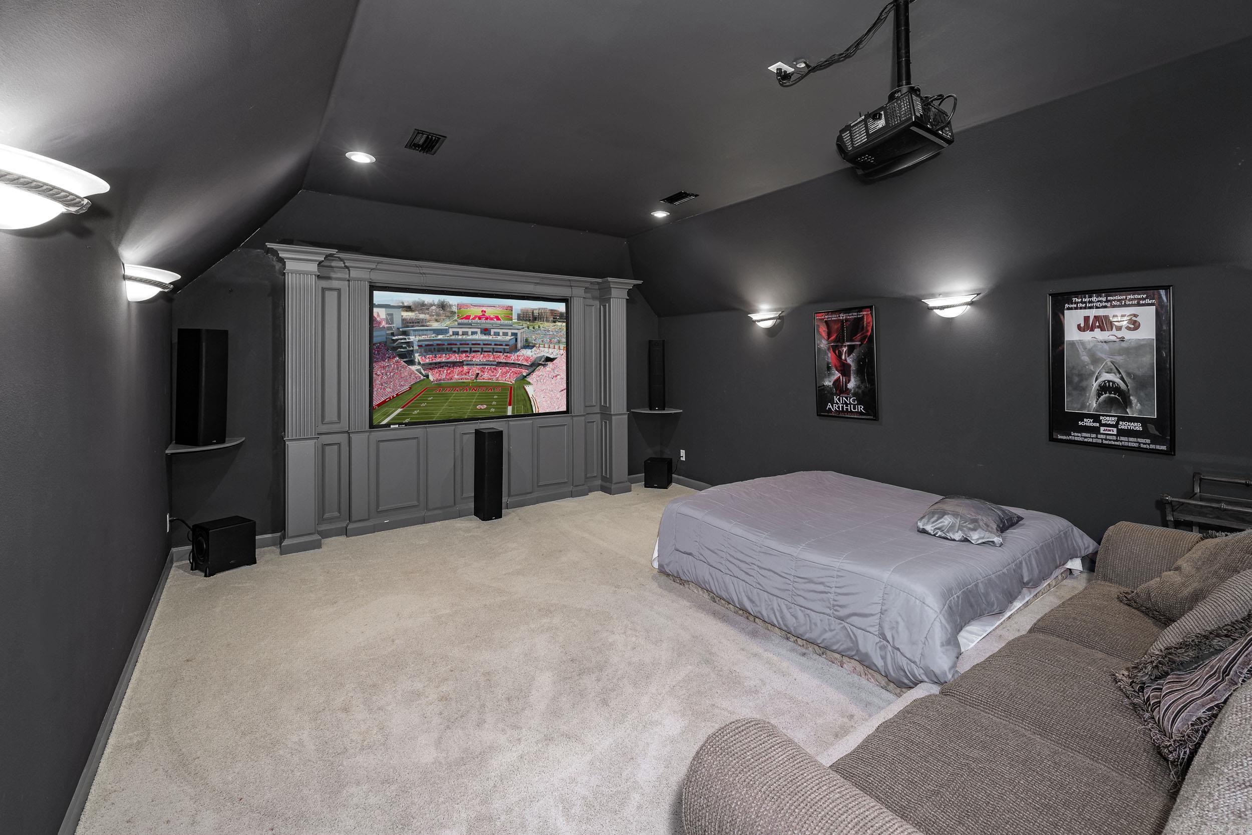 WOODLANDS EDGE - Residential