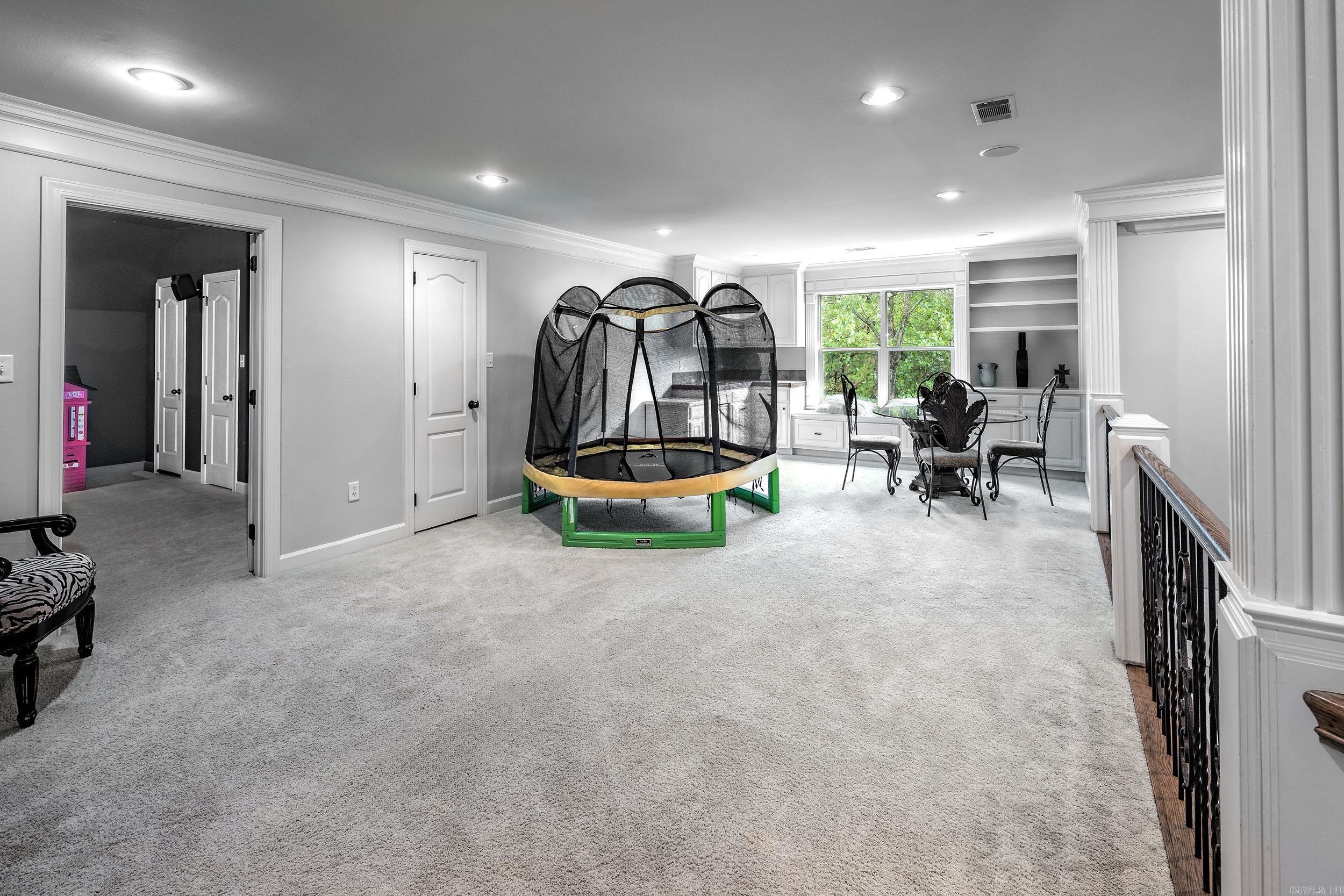 WOODLANDS EDGE - Residential