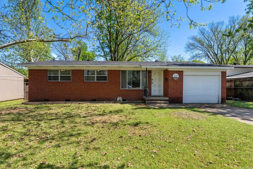 Charming 3-bedroom, 2-bathroom home with beautiful wood floors throughout, offering both style and comfort. The layout is perfect for family living, featuring a bright and airy living area. Enjoy a generous backyard, ideal for outdoor activities or relaxing. This home is priced to sell and offers great value! Conveniently located near shopping centers and a variety of dining options, making it the perfect place to call home. Don't miss out on this opportunity!