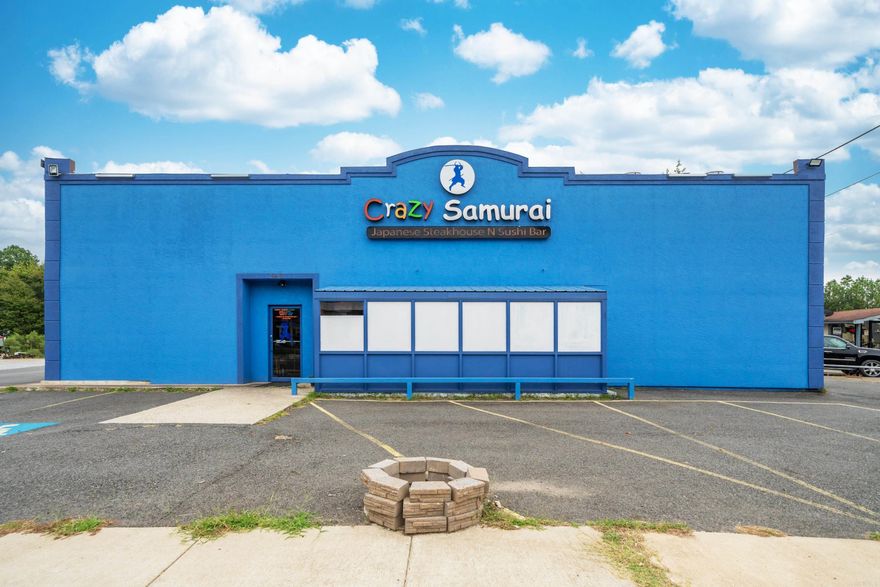 Restaurant - fully equipped.