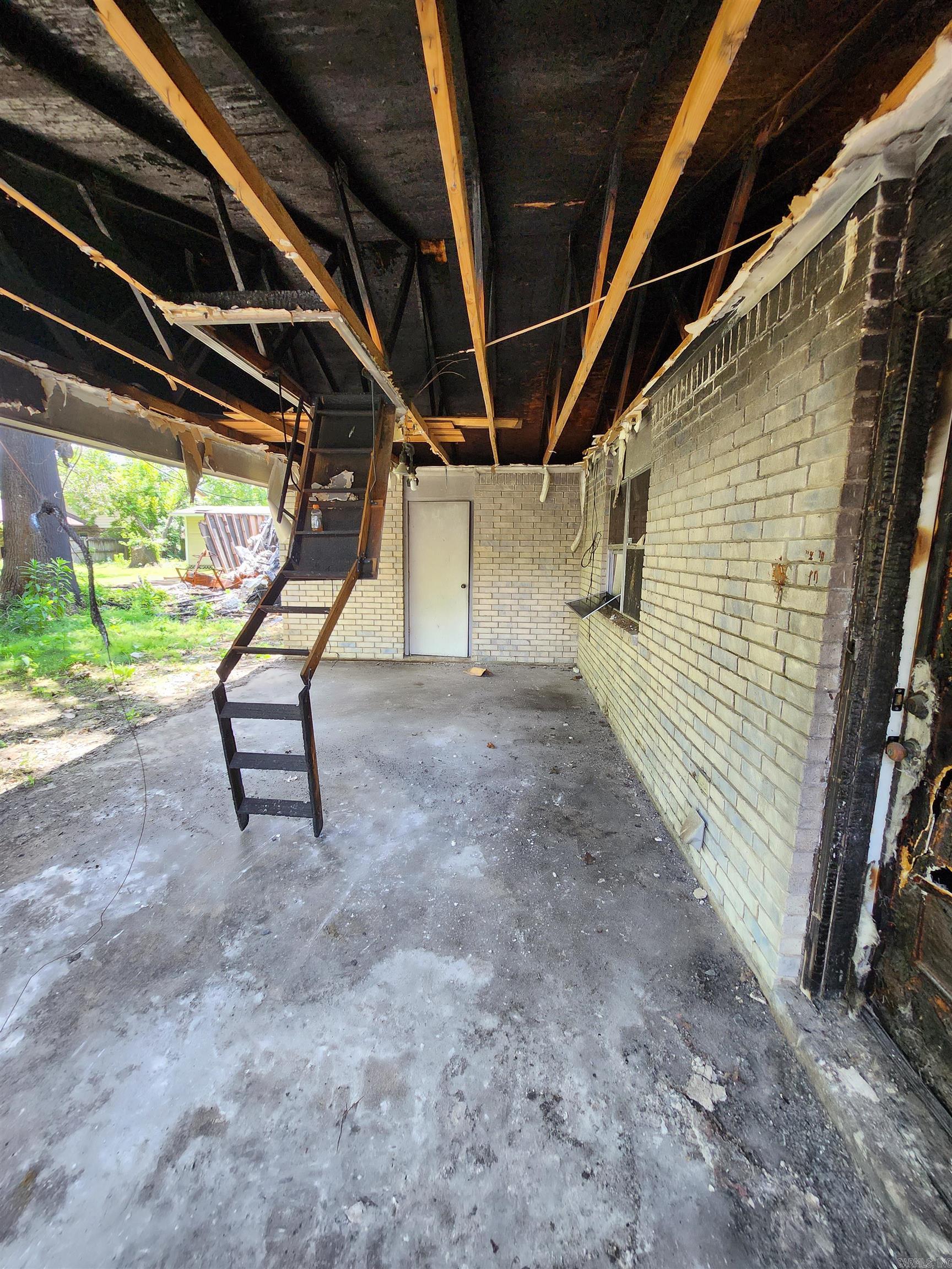 FRENCH VILLAGE - Residential