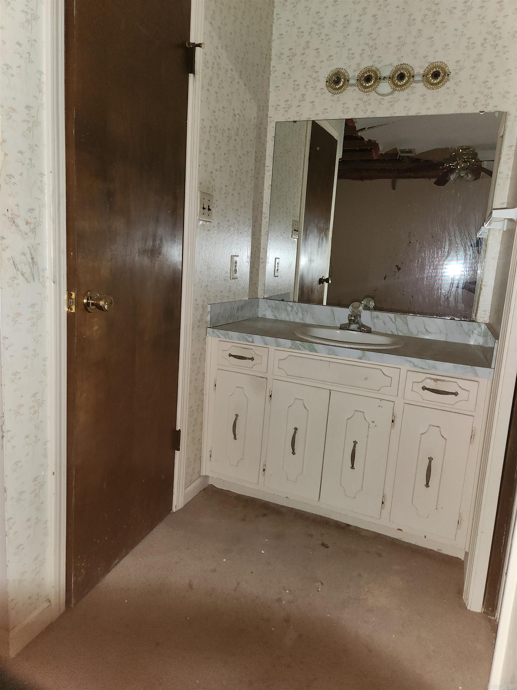 FRENCH VILLAGE - Residential