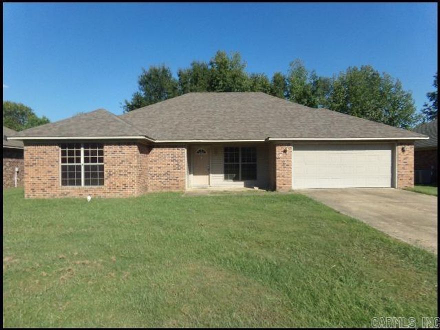 *VILONIA* ALL ELECTRIC HOME IN THE CHRISTOPHER BLAIR NEIGHBORHOOD!! This 4 Bedroom And 2 Bath Home Features Over 1800 Sqft! Range And Dishwasher Provided In Kitchen With Eat-In Dining Area! Central Heat And Air! Carpet Flooring! Fenced In Backyard! 2 Car Garage For Parking! PET FRIENDLY!! AVAILABLE LATE NOVEMBER 2025!!!