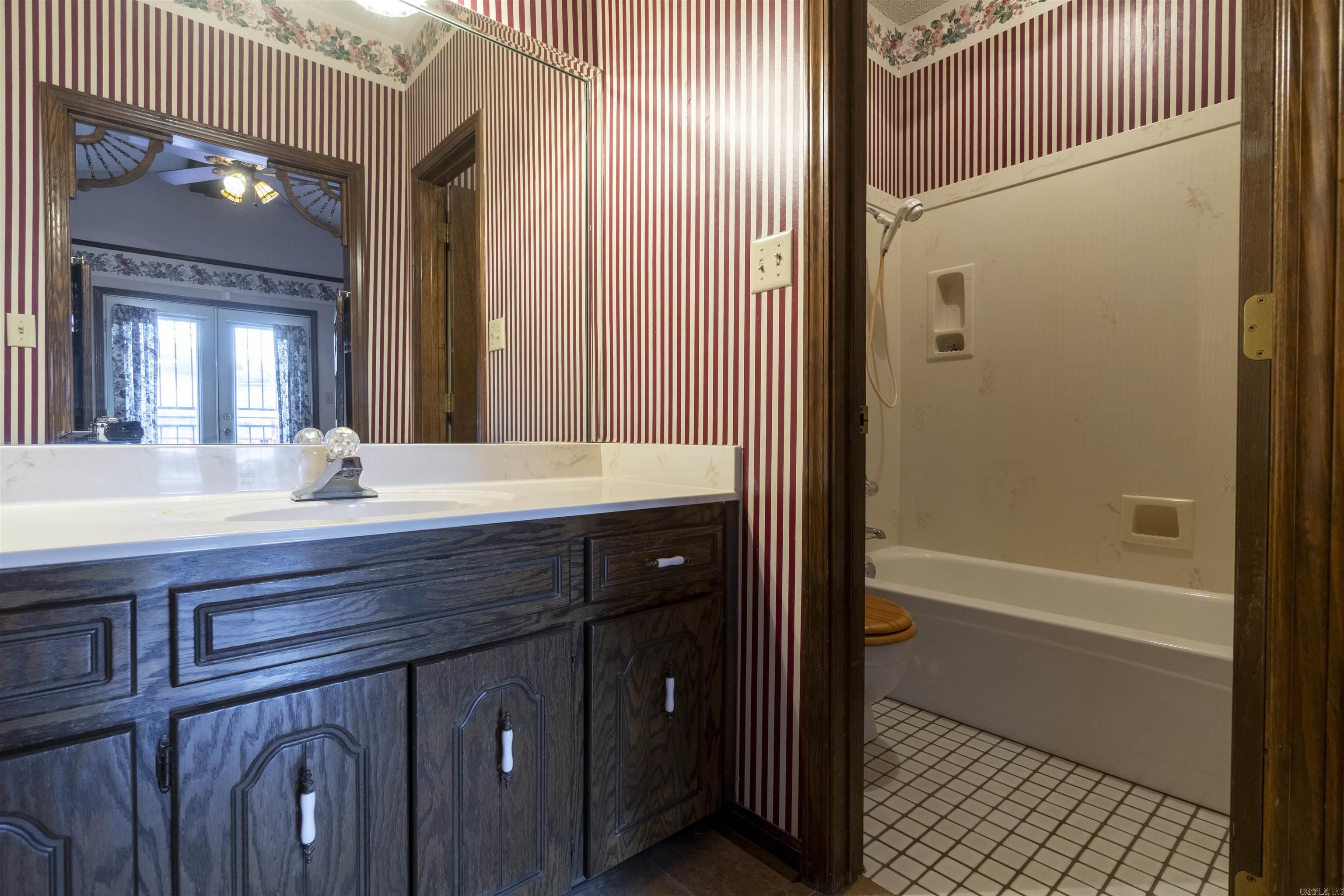 AMBER OAKS ADDN - Residential