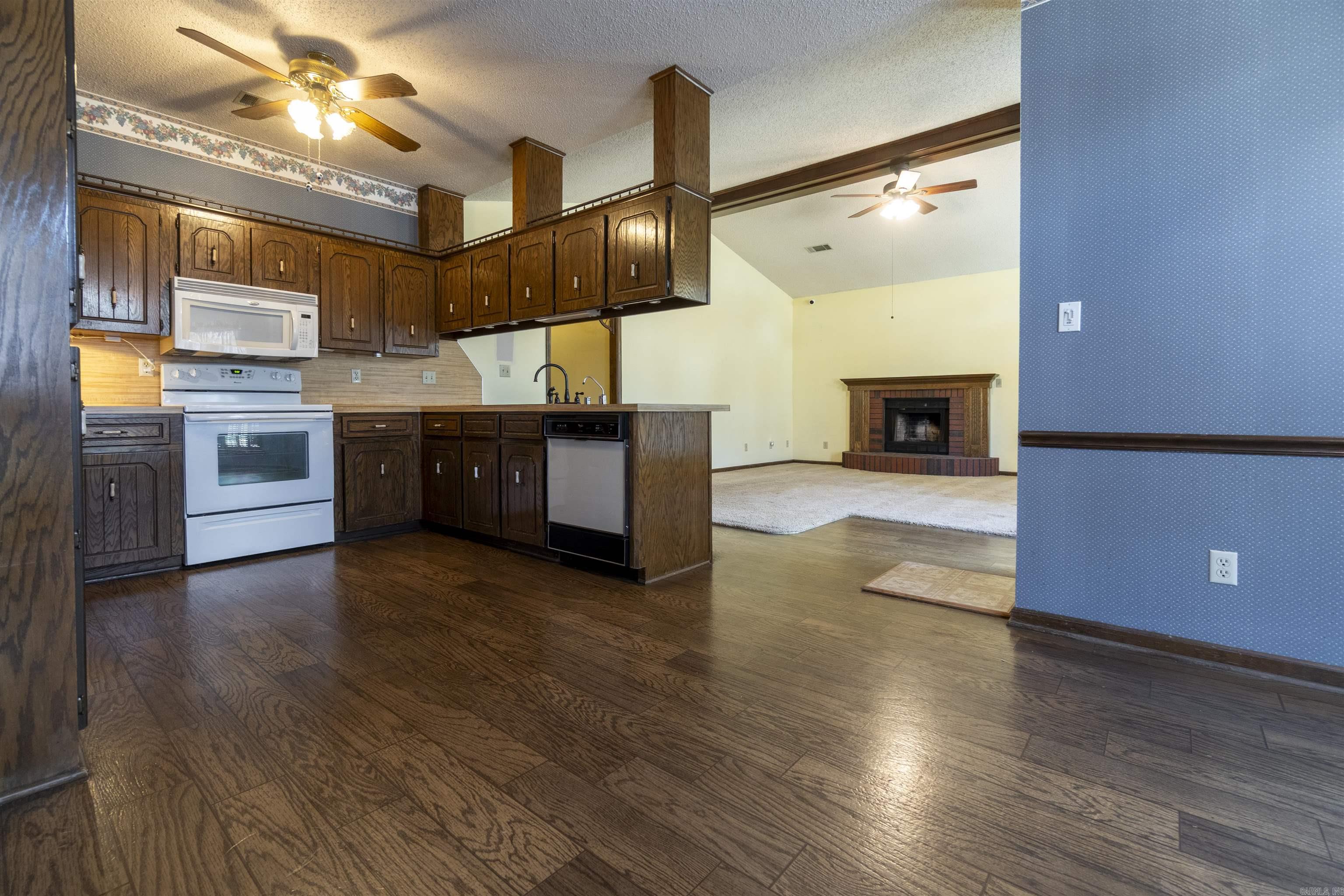 AMBER OAKS ADDN - Residential