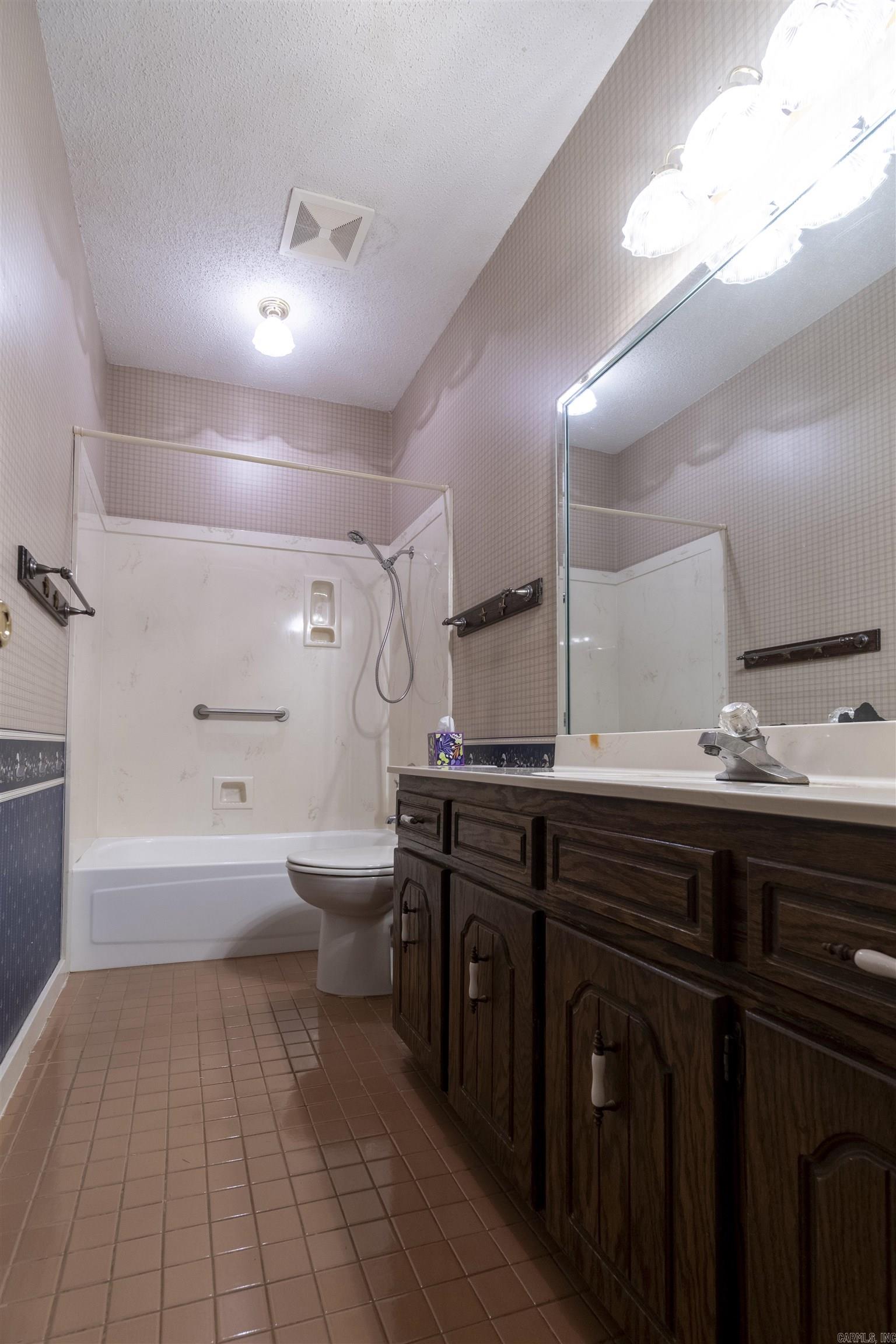 AMBER OAKS ADDN - Residential