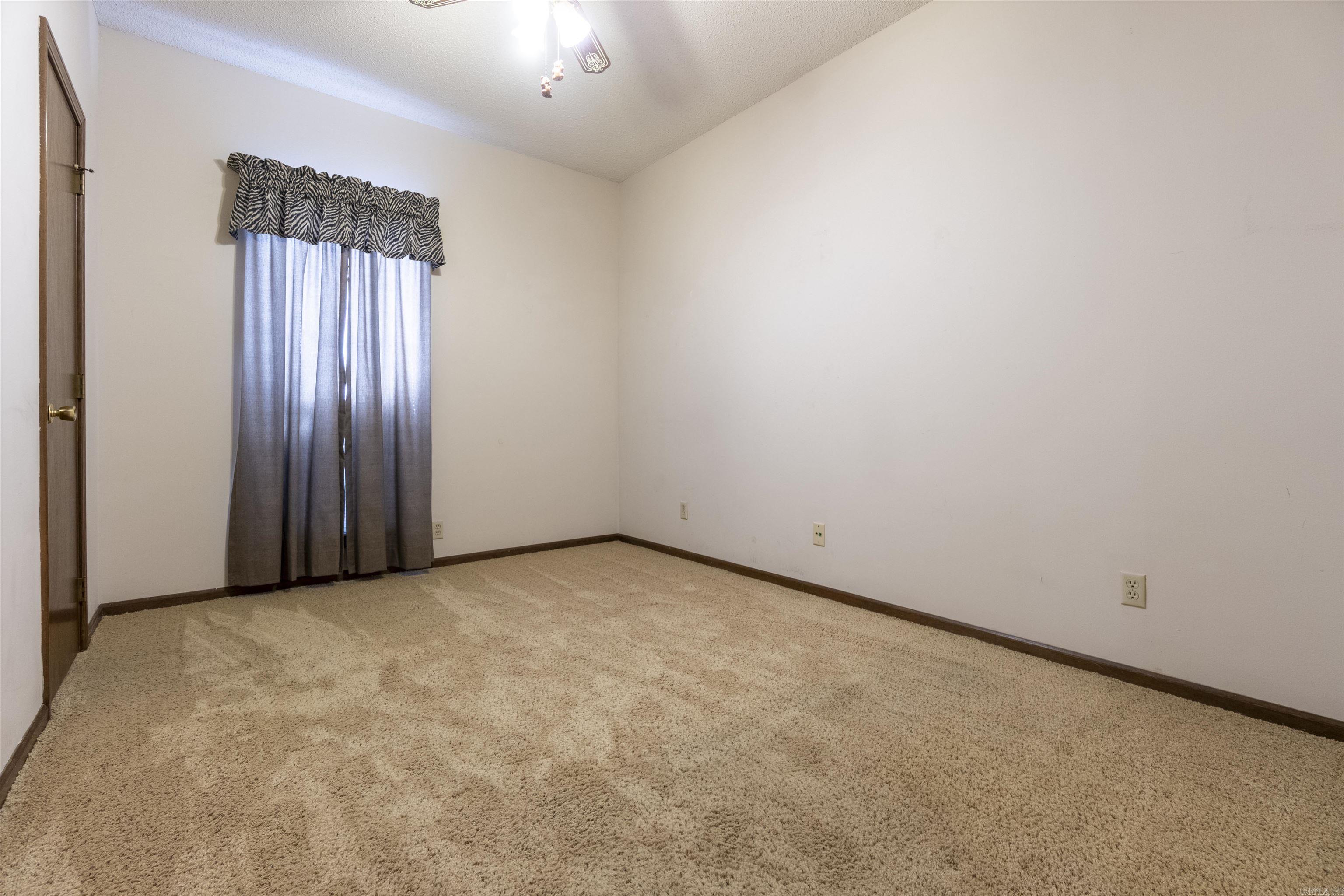 AMBER OAKS ADDN - Residential