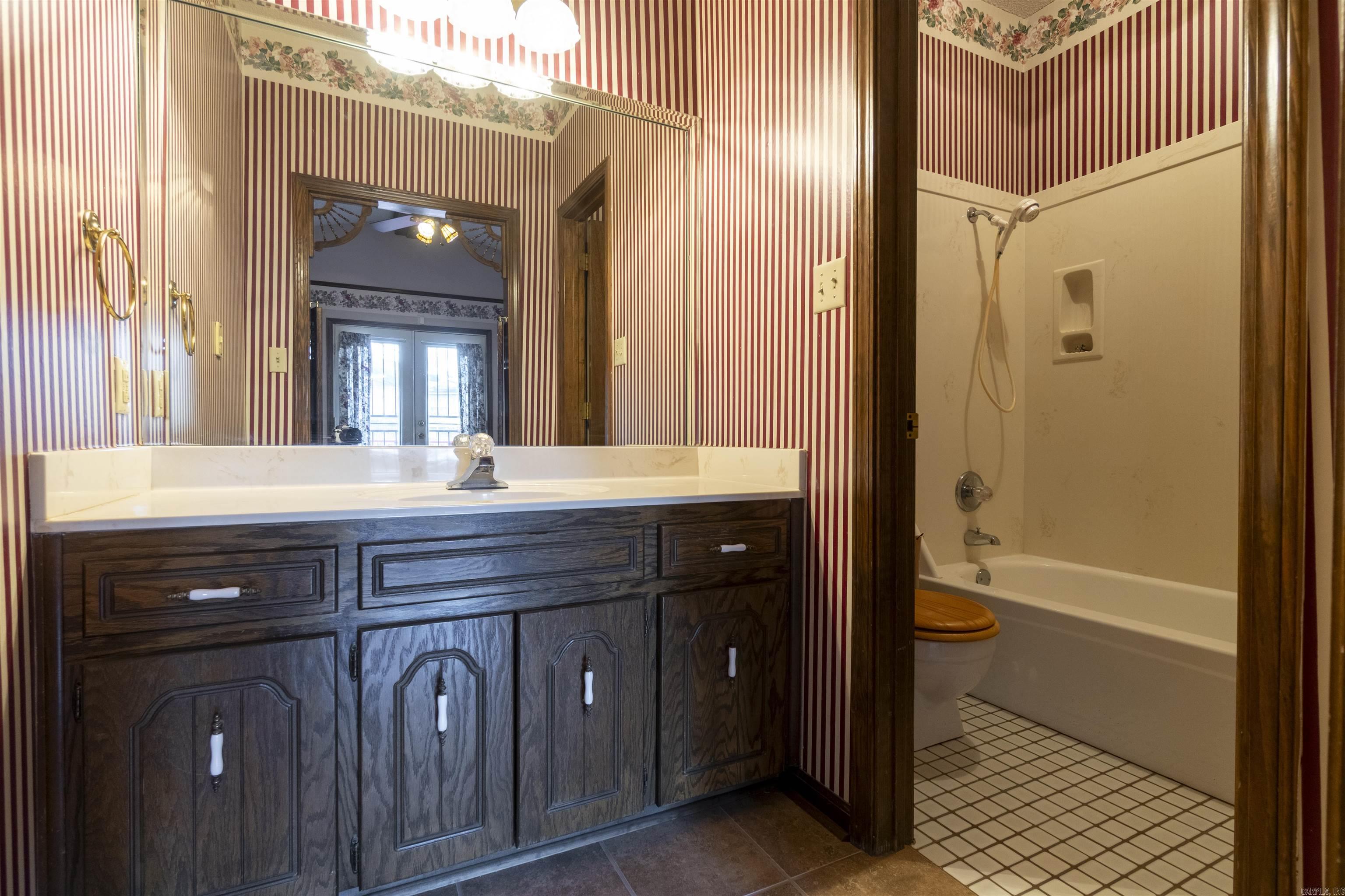 AMBER OAKS ADDN - Residential