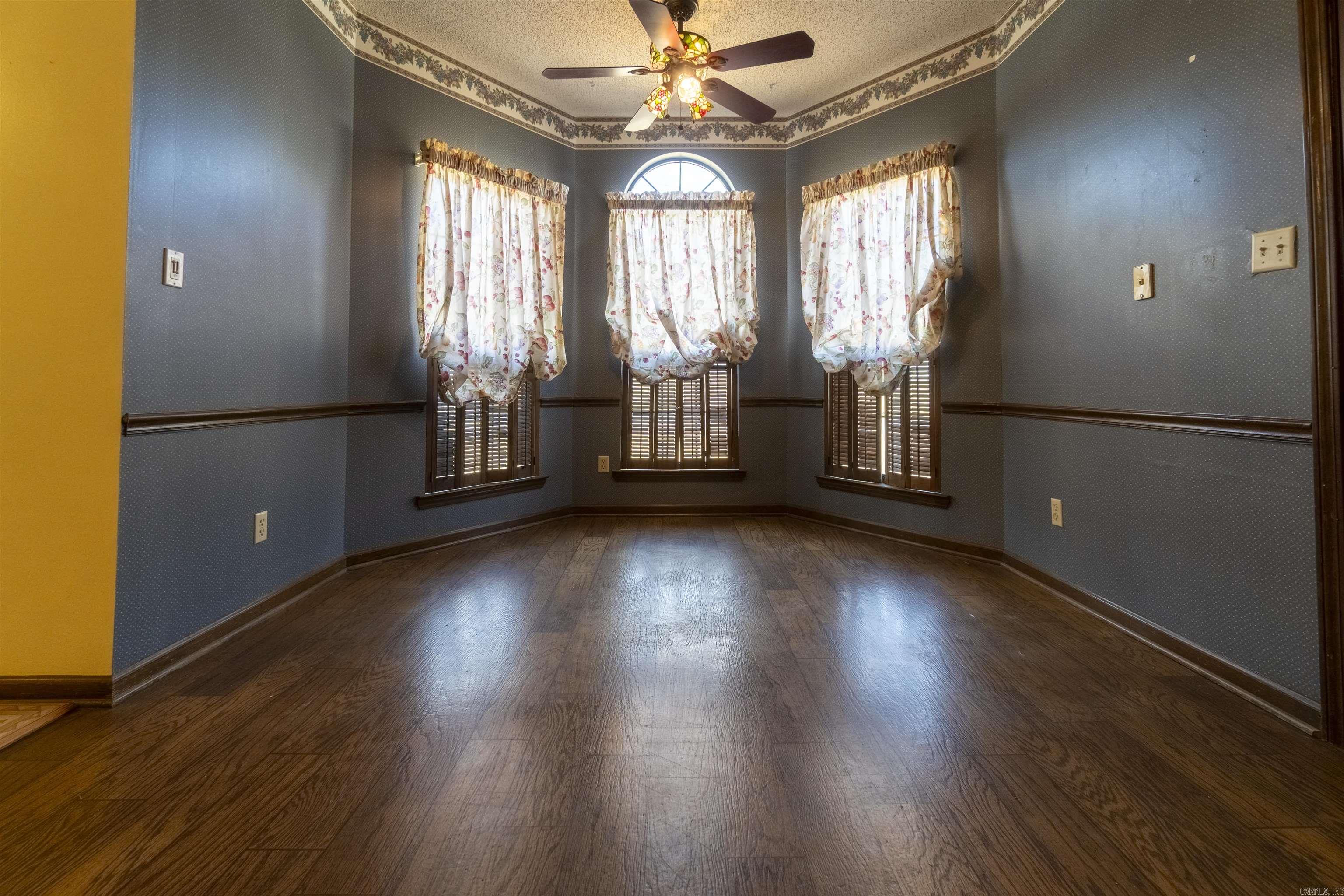 AMBER OAKS ADDN - Residential