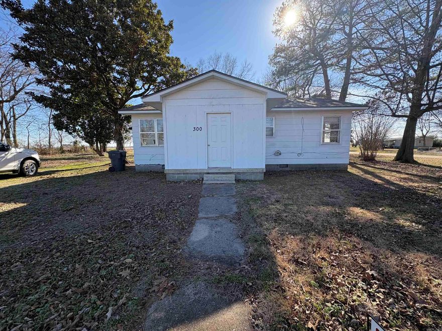 Great investment property or fixer upper home. New roof in late 2025, new ceiling tile in living room and bathroom, refrigerator and cook stove stay.