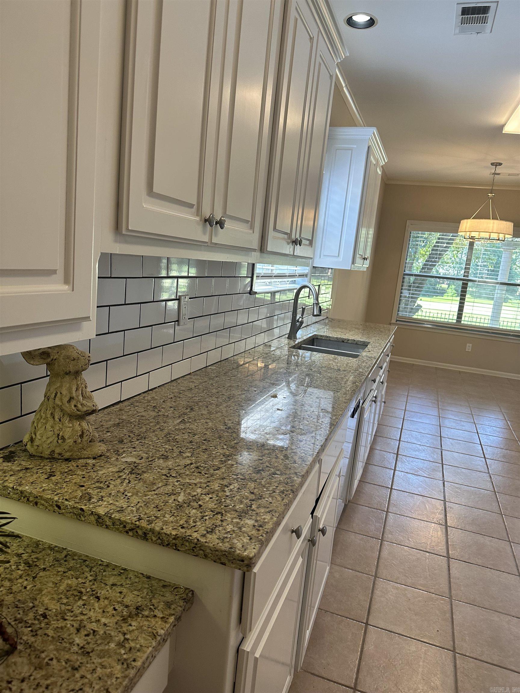 COUNTRY CLUB OF ARK THE - Residential