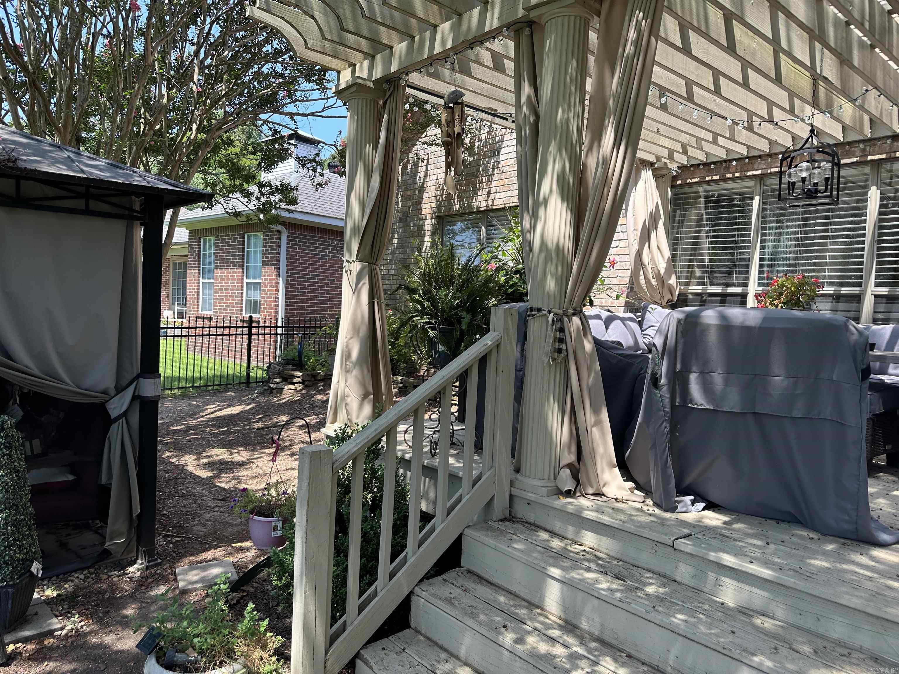 COUNTRY CLUB OF ARK THE - Residential