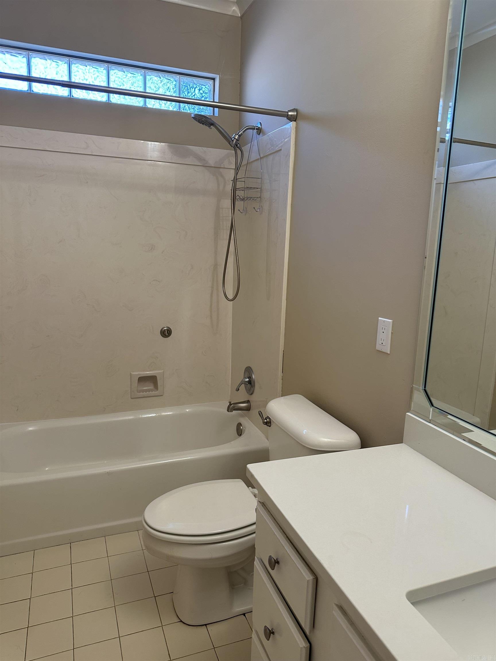 COUNTRY CLUB OF ARK THE - Residential