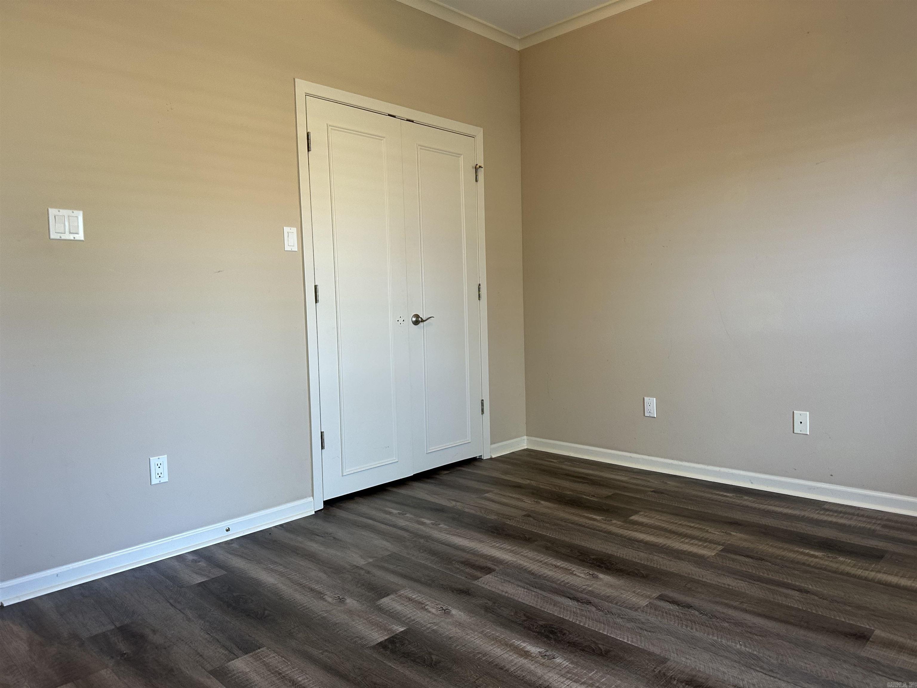 COUNTRY CLUB OF ARK THE - Residential