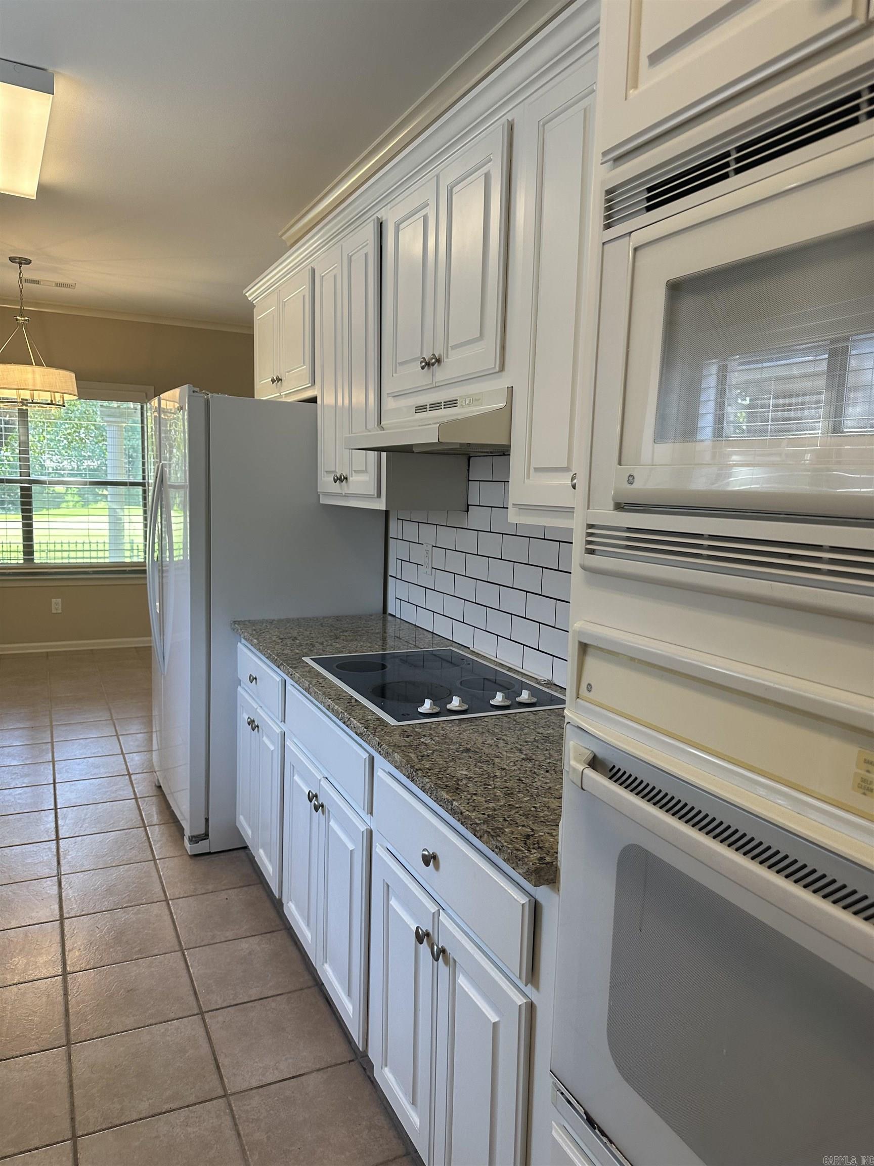 COUNTRY CLUB OF ARK THE - Residential