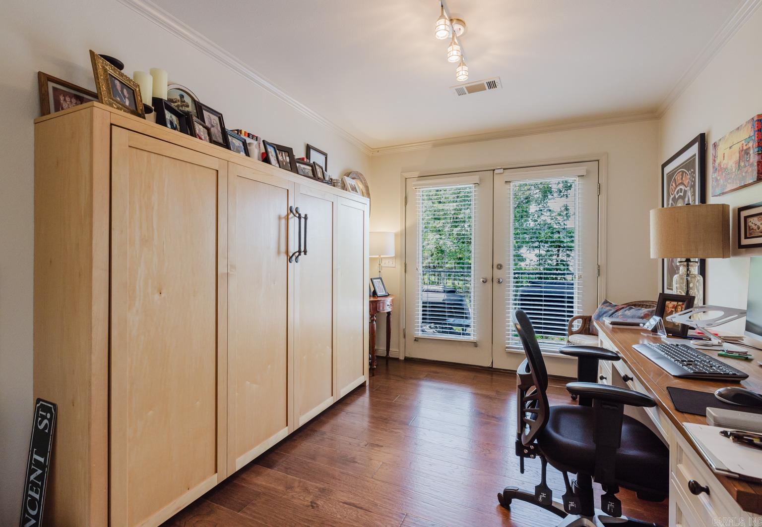 Lakeshore Oaks - Residential