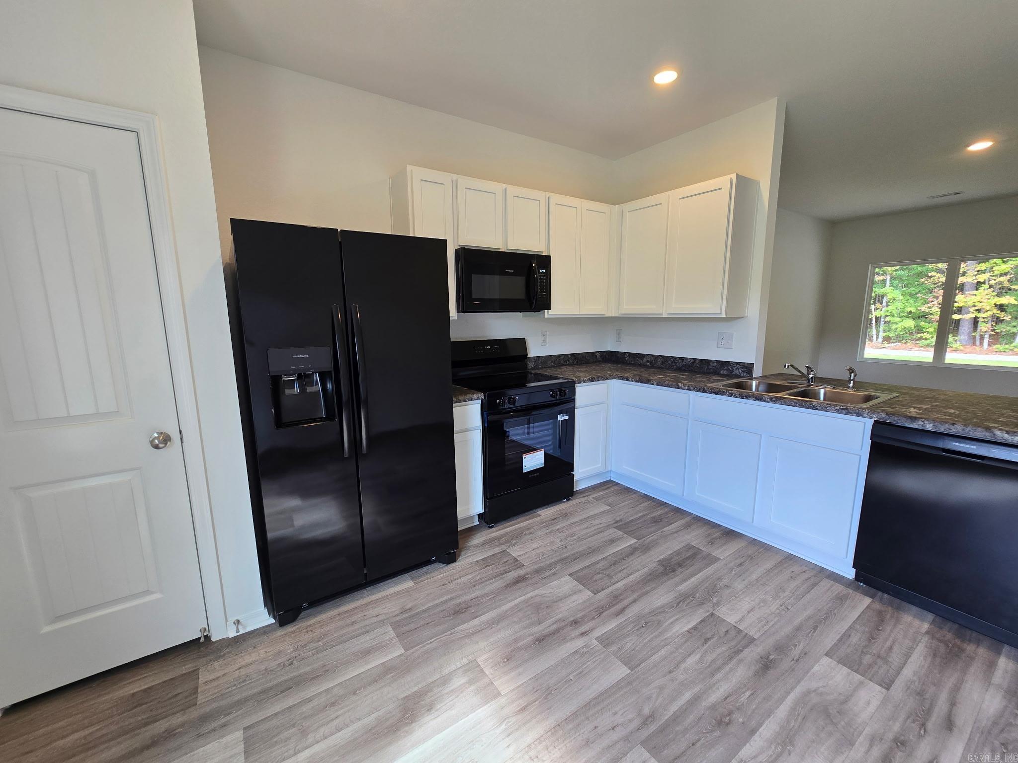 SOUTH HAVEN ESTATES PHASE 1 - Residential Lease