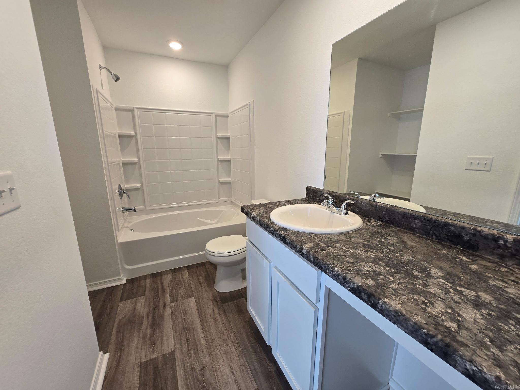 SOUTH HAVEN ESTATES PHASE 1 - Residential Lease