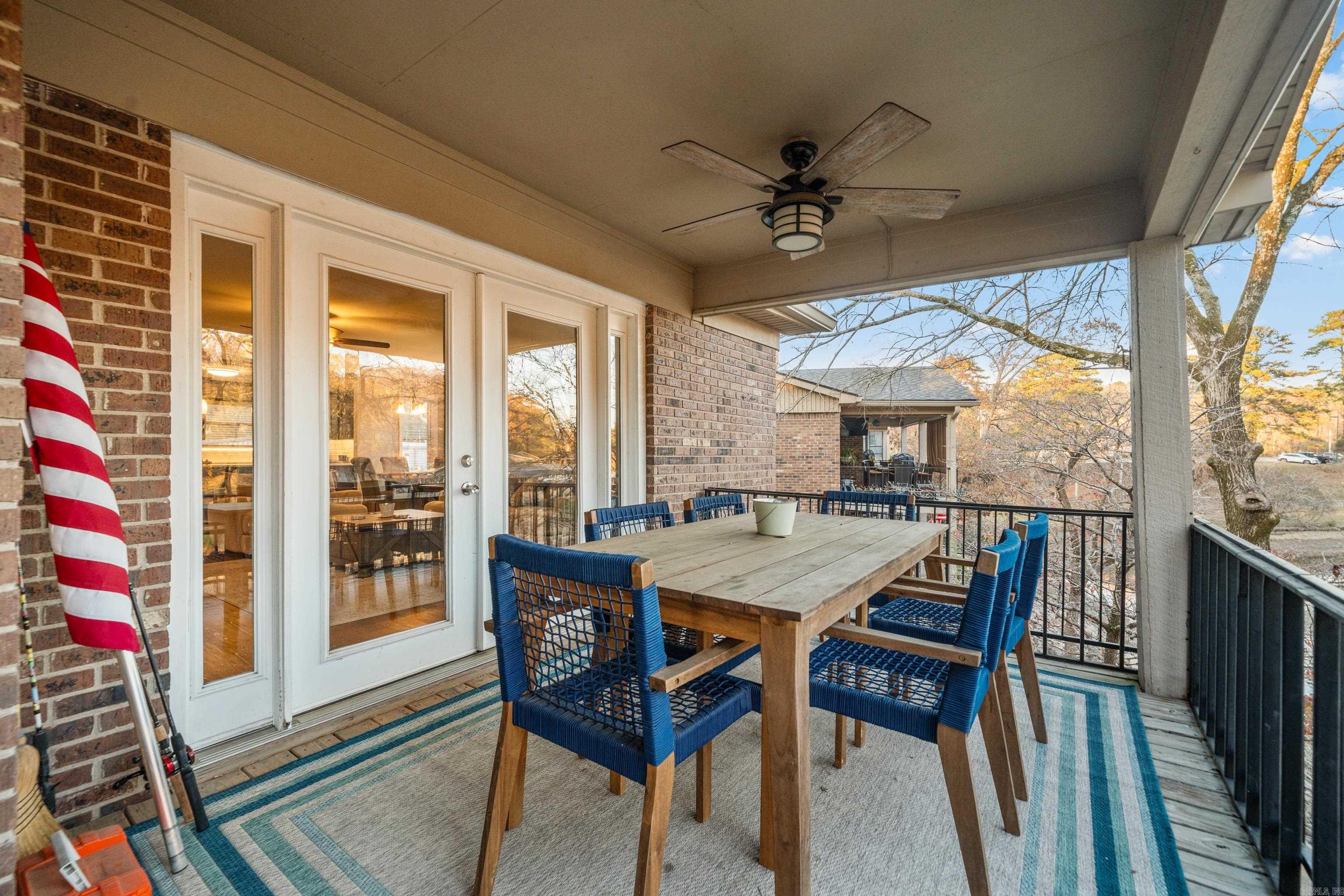 WESTPORT BAY TOWN HOUSE - Residential