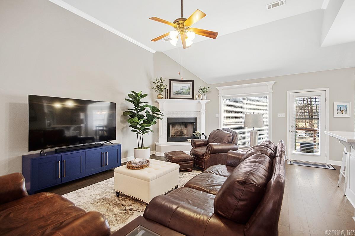 AUSTIN LAKES ON THE BAY ADDN - Residential